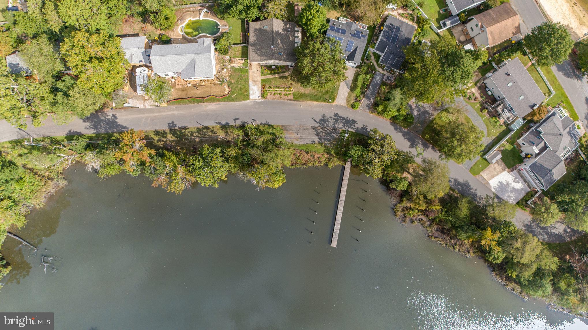 WOODLAND BEACH - Residential