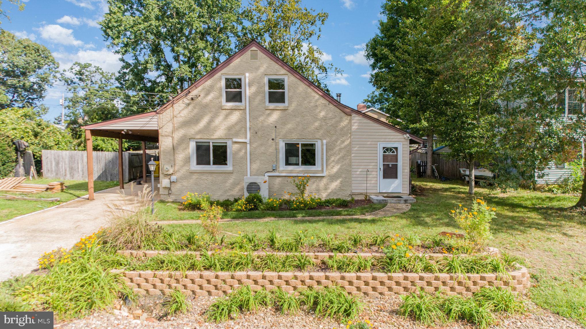 WOODLAND BEACH - Residential