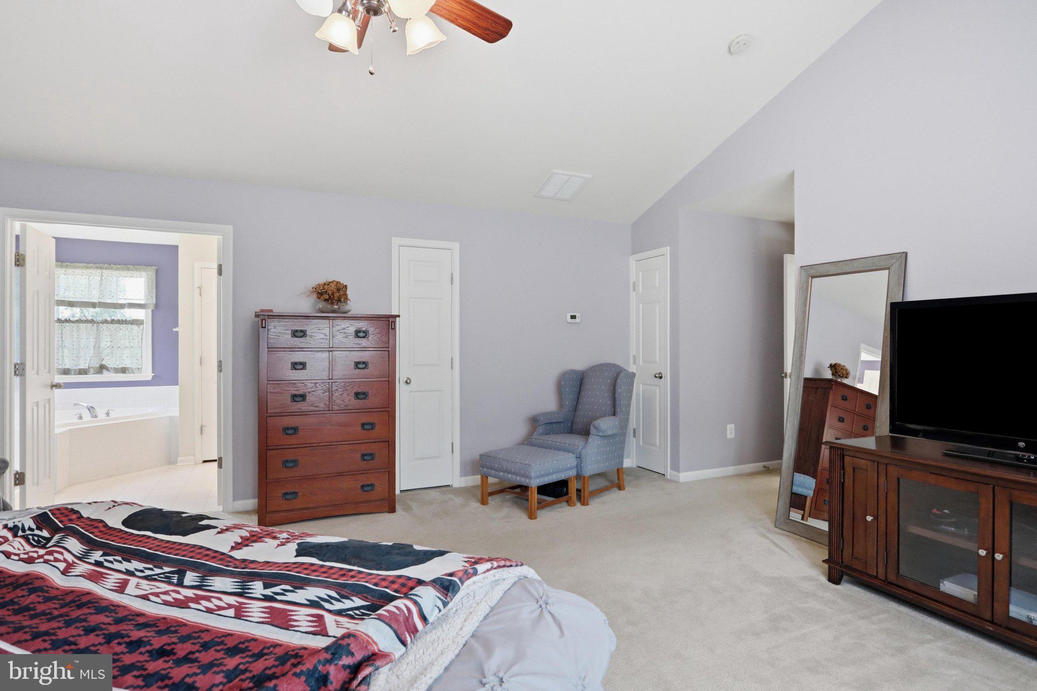 SADDLE RIDGE - Residential