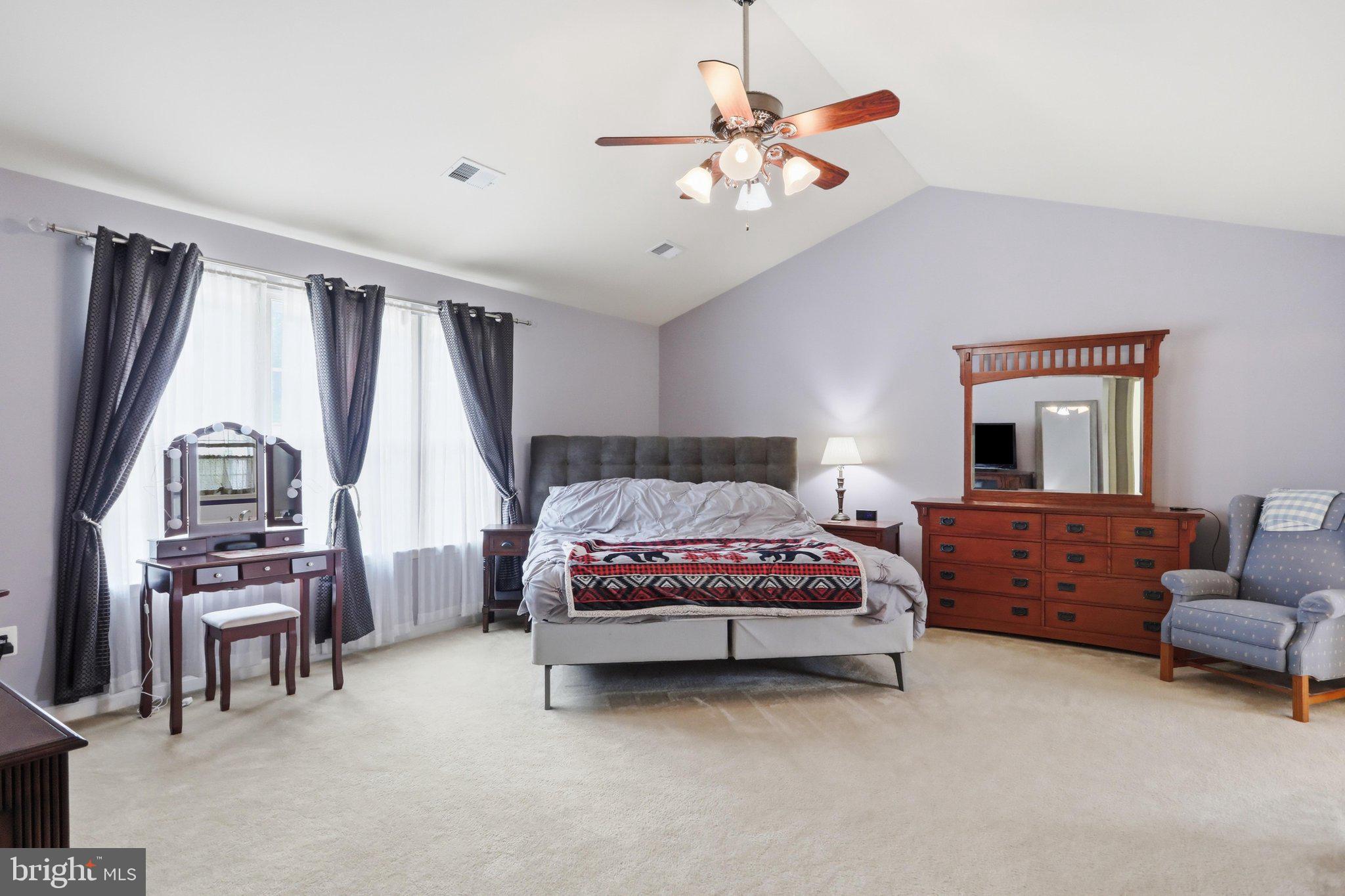 SADDLE RIDGE - Residential