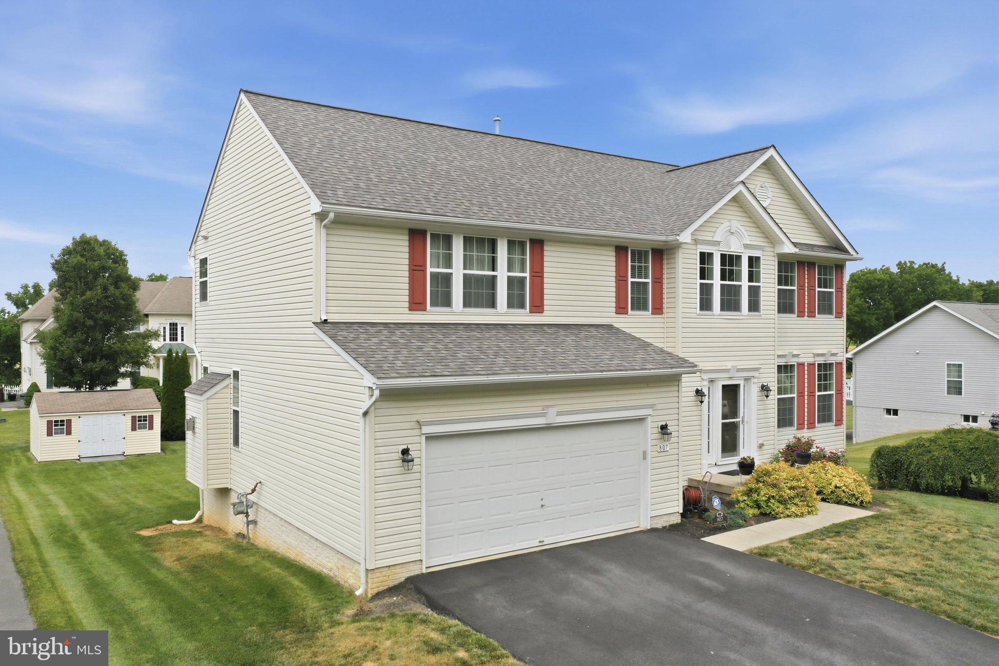 SADDLE RIDGE - Residential