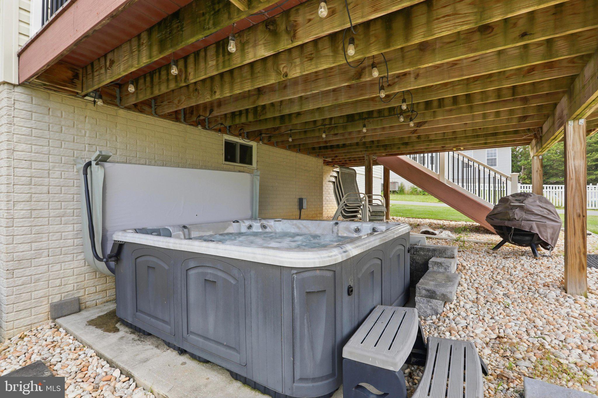 SADDLE RIDGE - Residential
