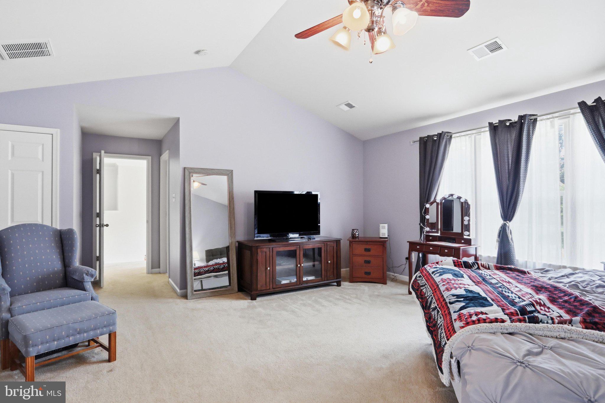 SADDLE RIDGE - Residential