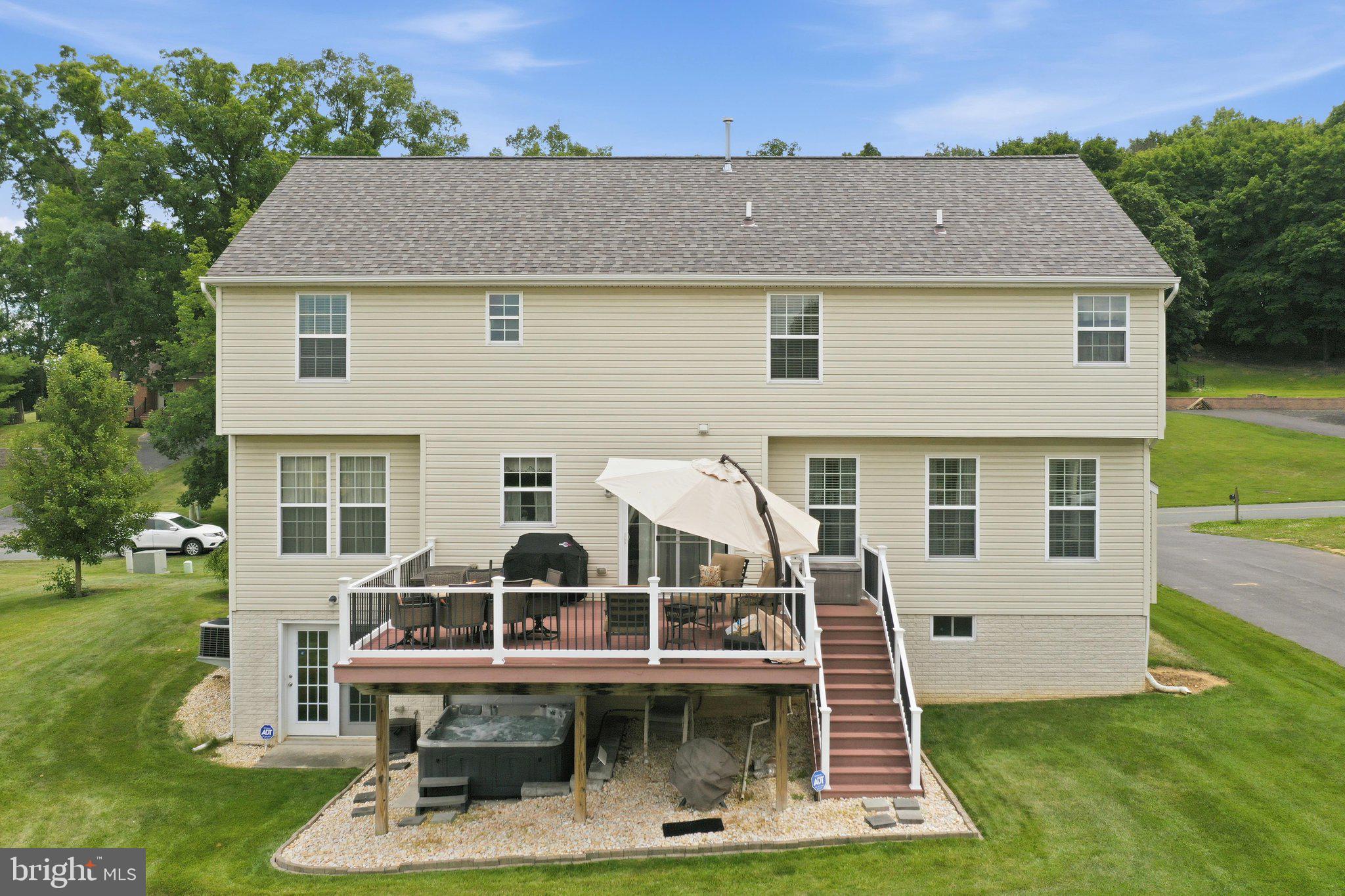SADDLE RIDGE - Residential