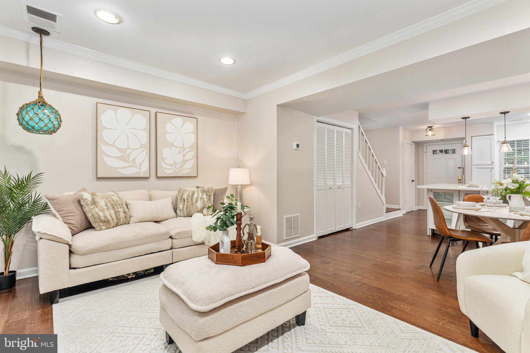 WATERS EDGE - Residential