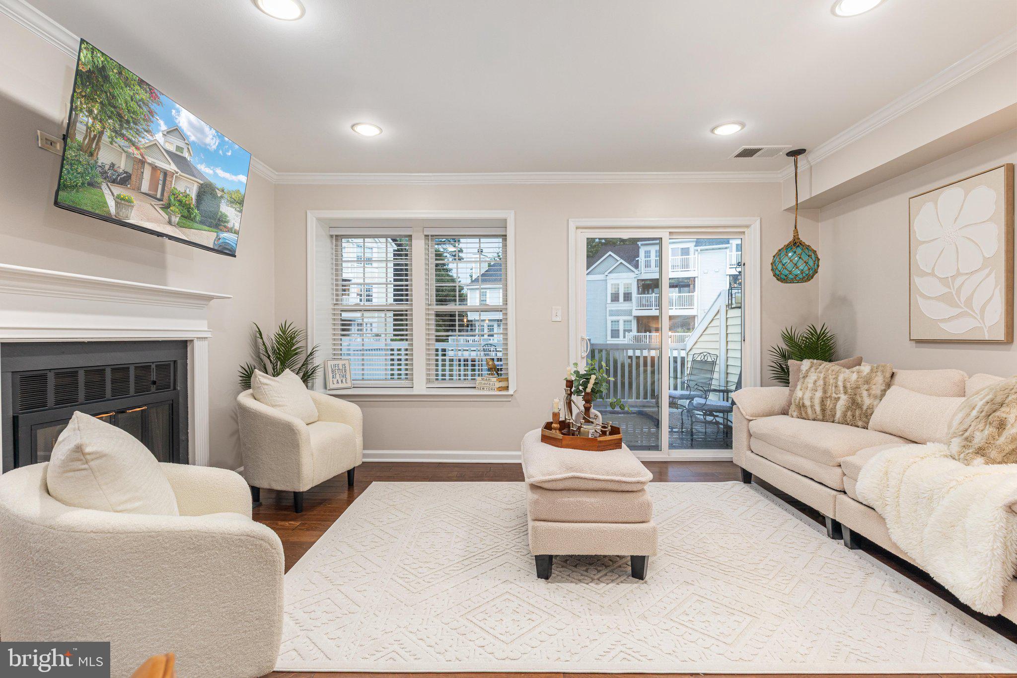 WATERS EDGE - Residential