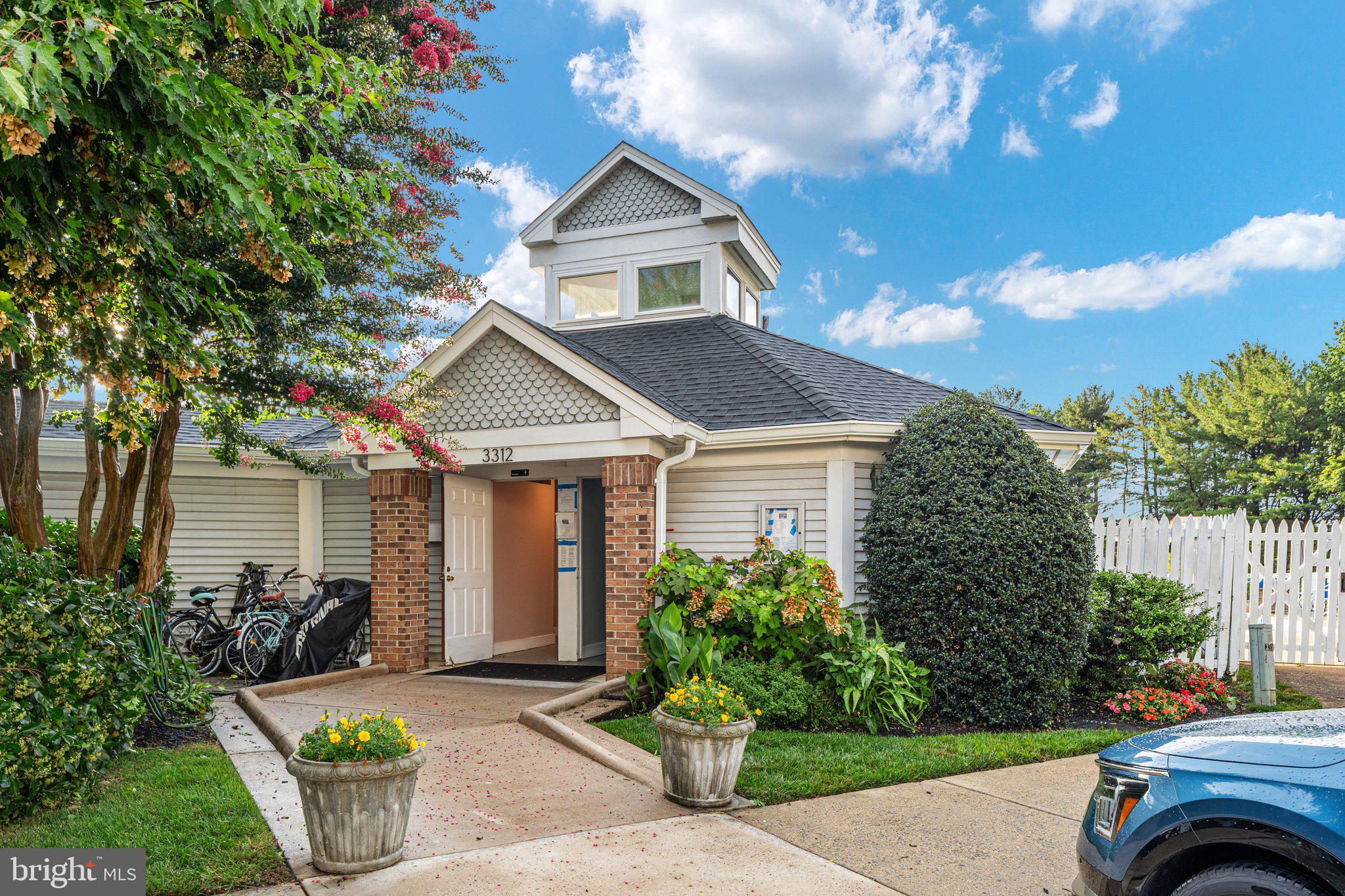 WATERS EDGE - Residential
