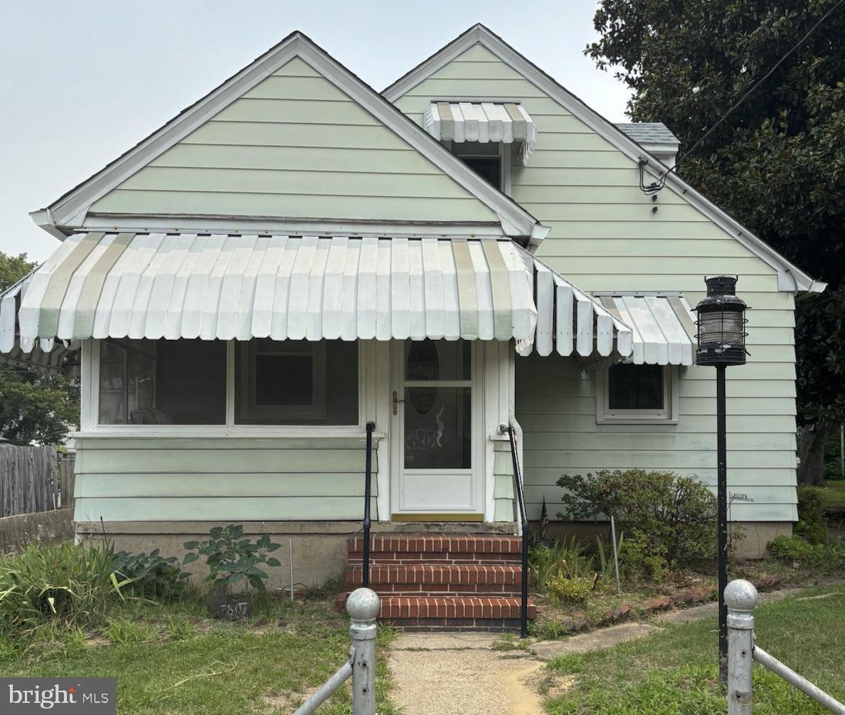 This two-bedroom, two-bathroom house offers approximately 1,012 square feet of living space. The primary bedroom located on the main level.  The second bedroom is well-proportioned and can accommodate converting to 2 bedrooms. Kitchen and main level bathroom have recently been updated.  The two full bathrooms provide convenient access.  The property includes a yard, providing outdoor space for relaxation or potential landscaping. This home presents an opportunity for those seeking a comfortable and functional living environment.  Professional photos coming soon!