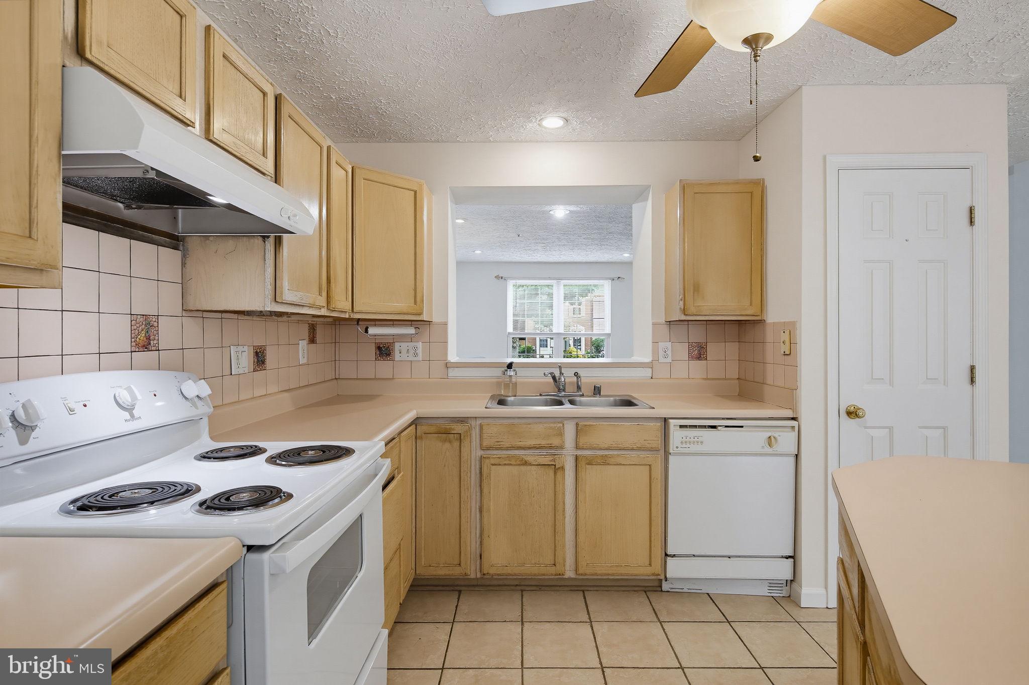 VILLAGE OF LONG REACH - Residential