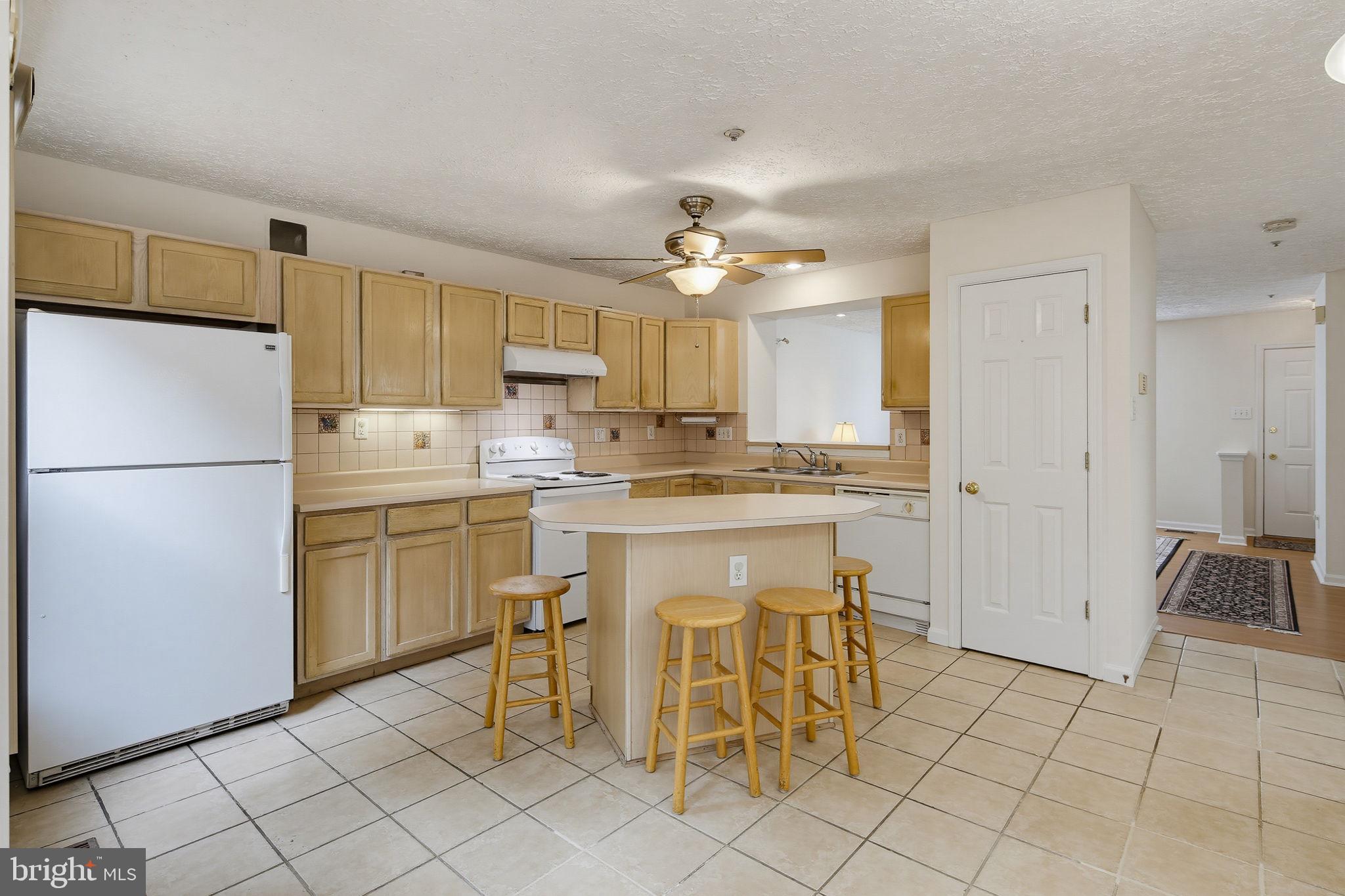 VILLAGE OF LONG REACH - Residential