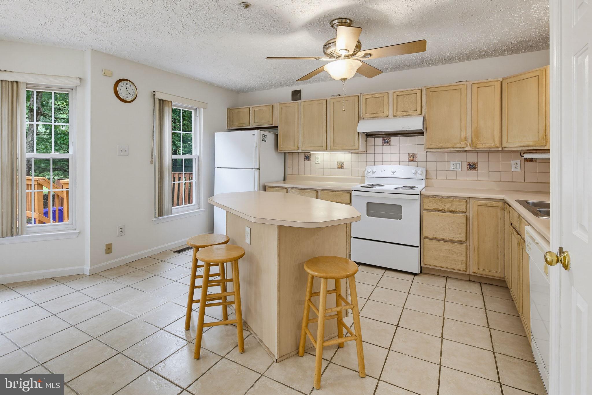 VILLAGE OF LONG REACH - Residential