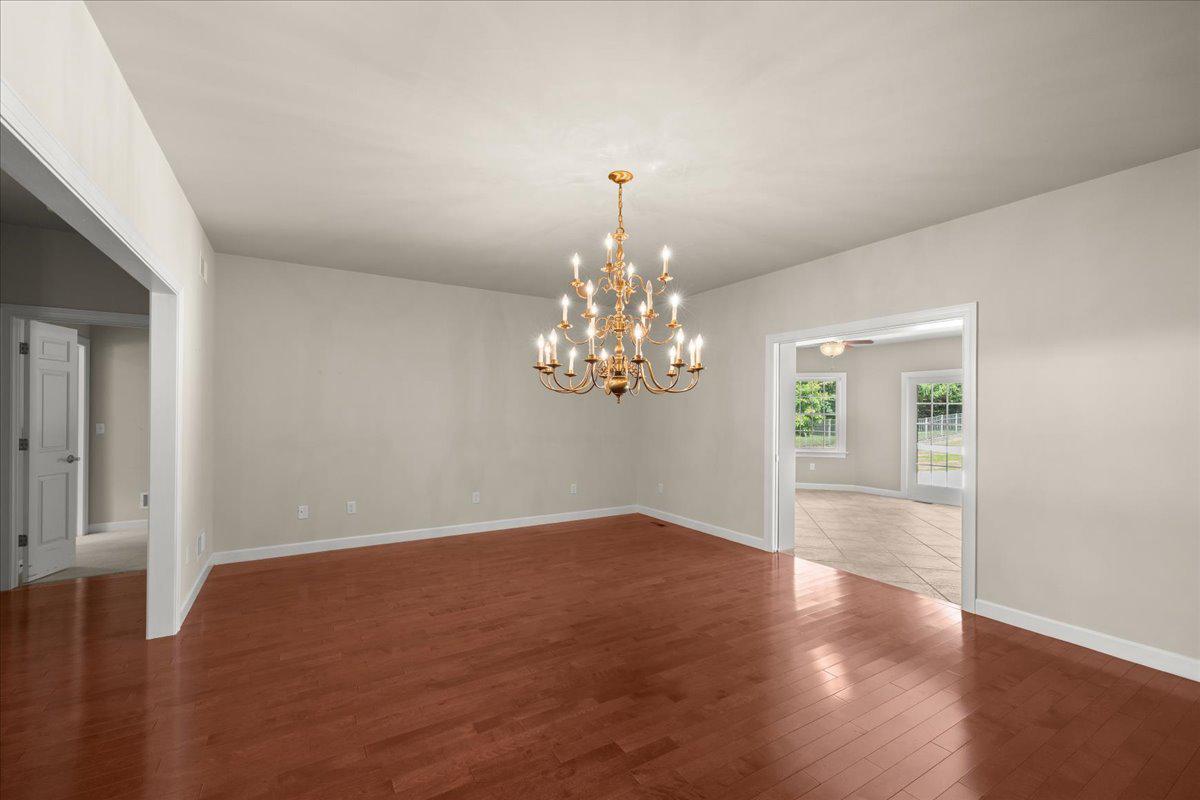 COUNTRY CLUB VIEW - Residential
