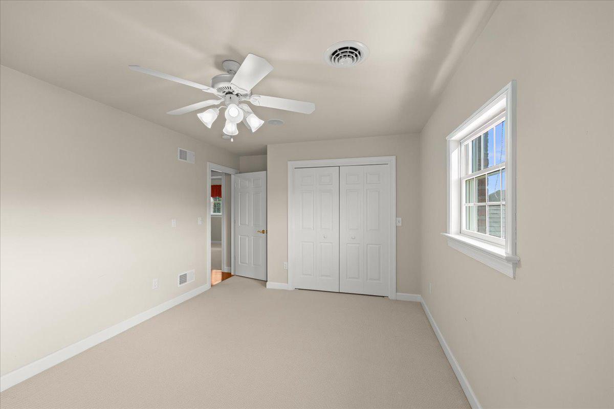 COUNTRY CLUB VIEW - Residential