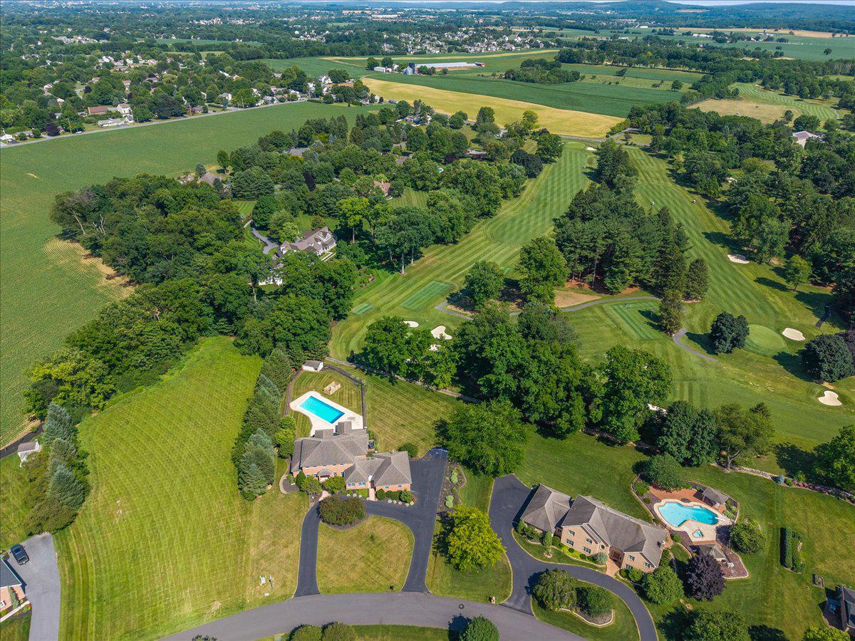 COUNTRY CLUB VIEW - Residential