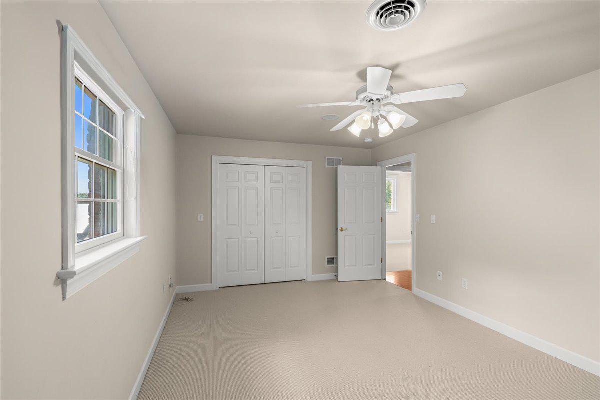 COUNTRY CLUB VIEW - Residential