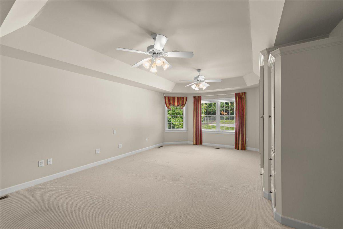 COUNTRY CLUB VIEW - Residential