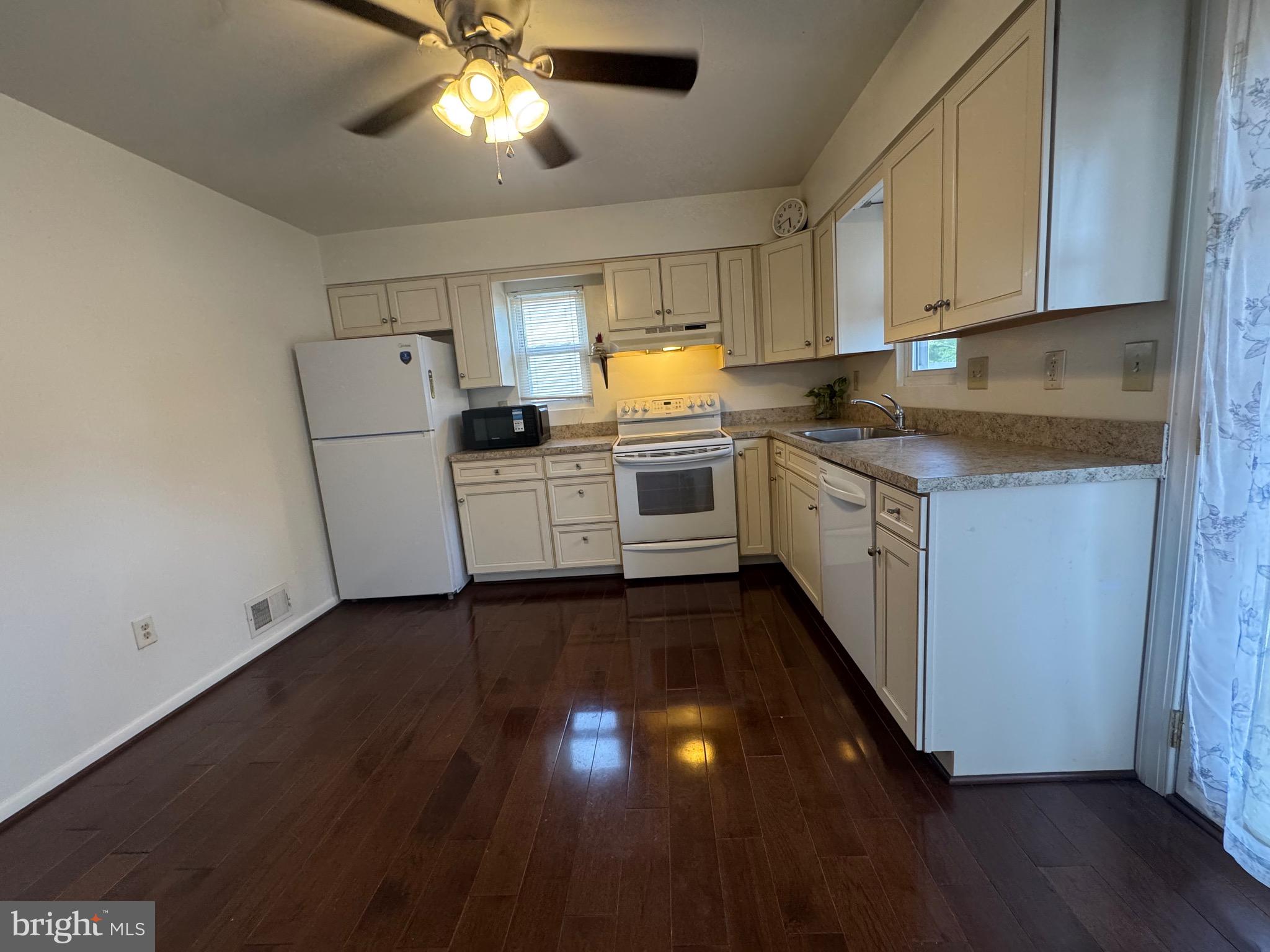 LAUREL - Residential