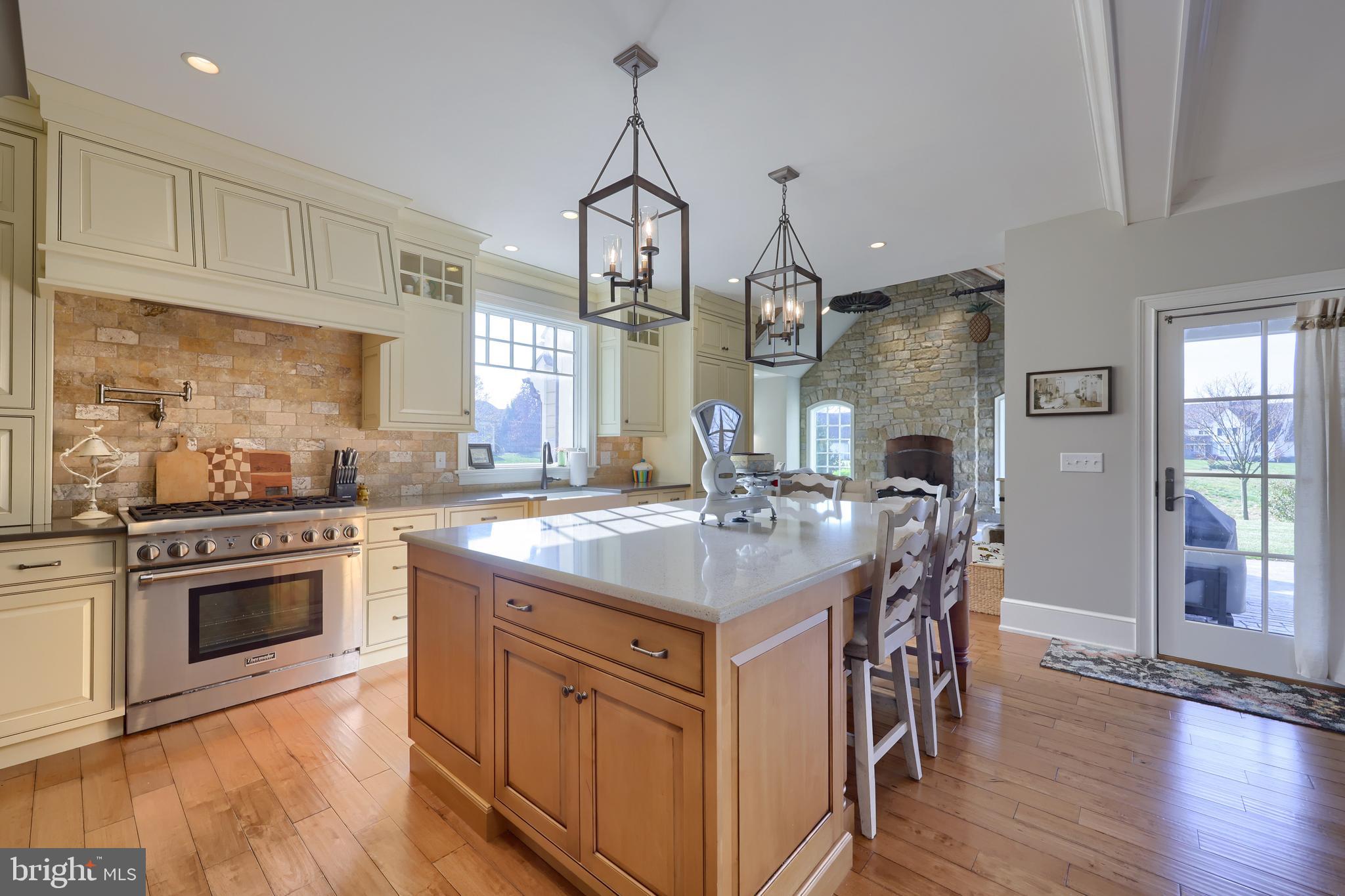 FARM ON QUARRY ROAD - Residential