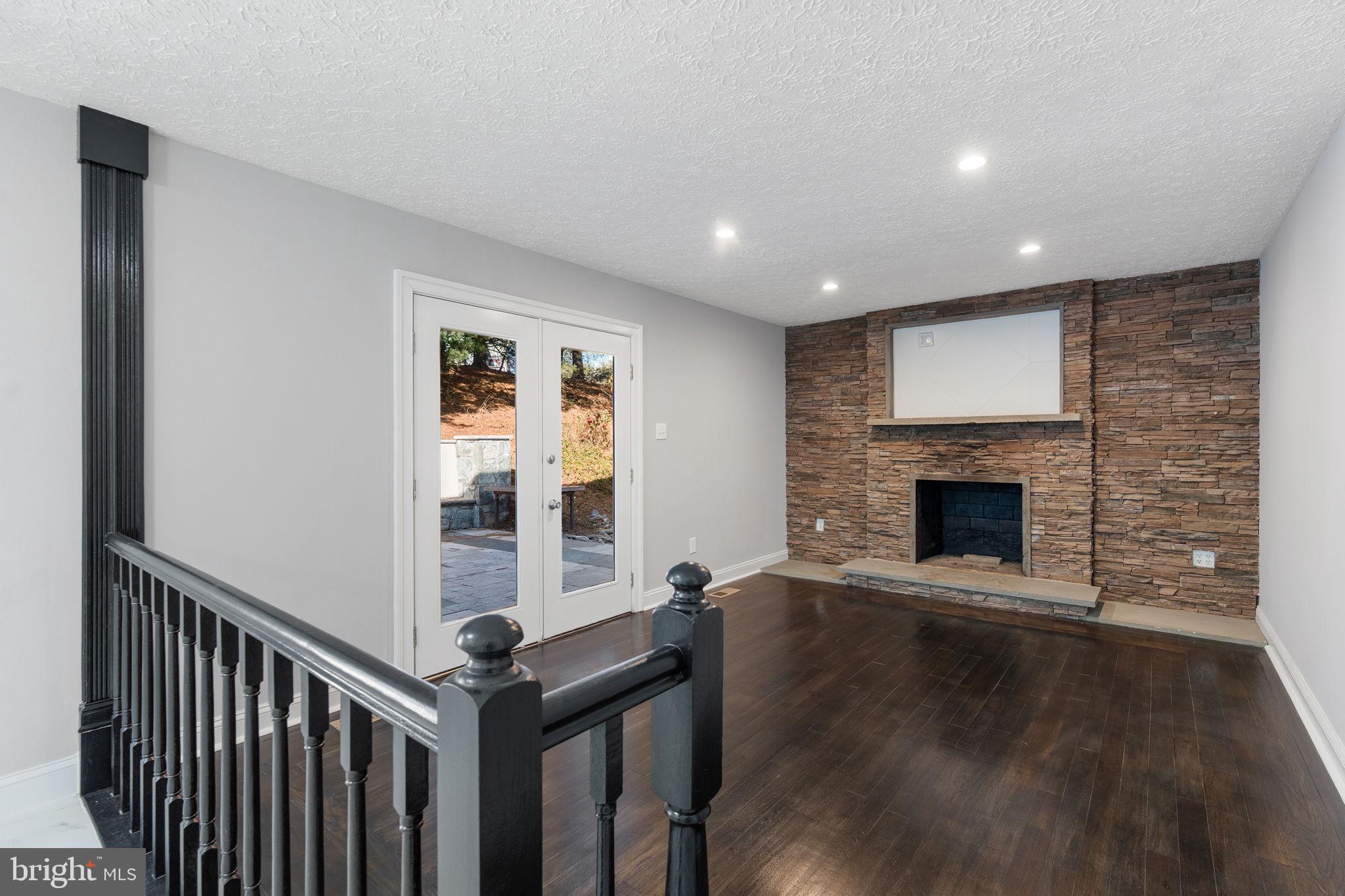 TANGLEWOOD - Residential