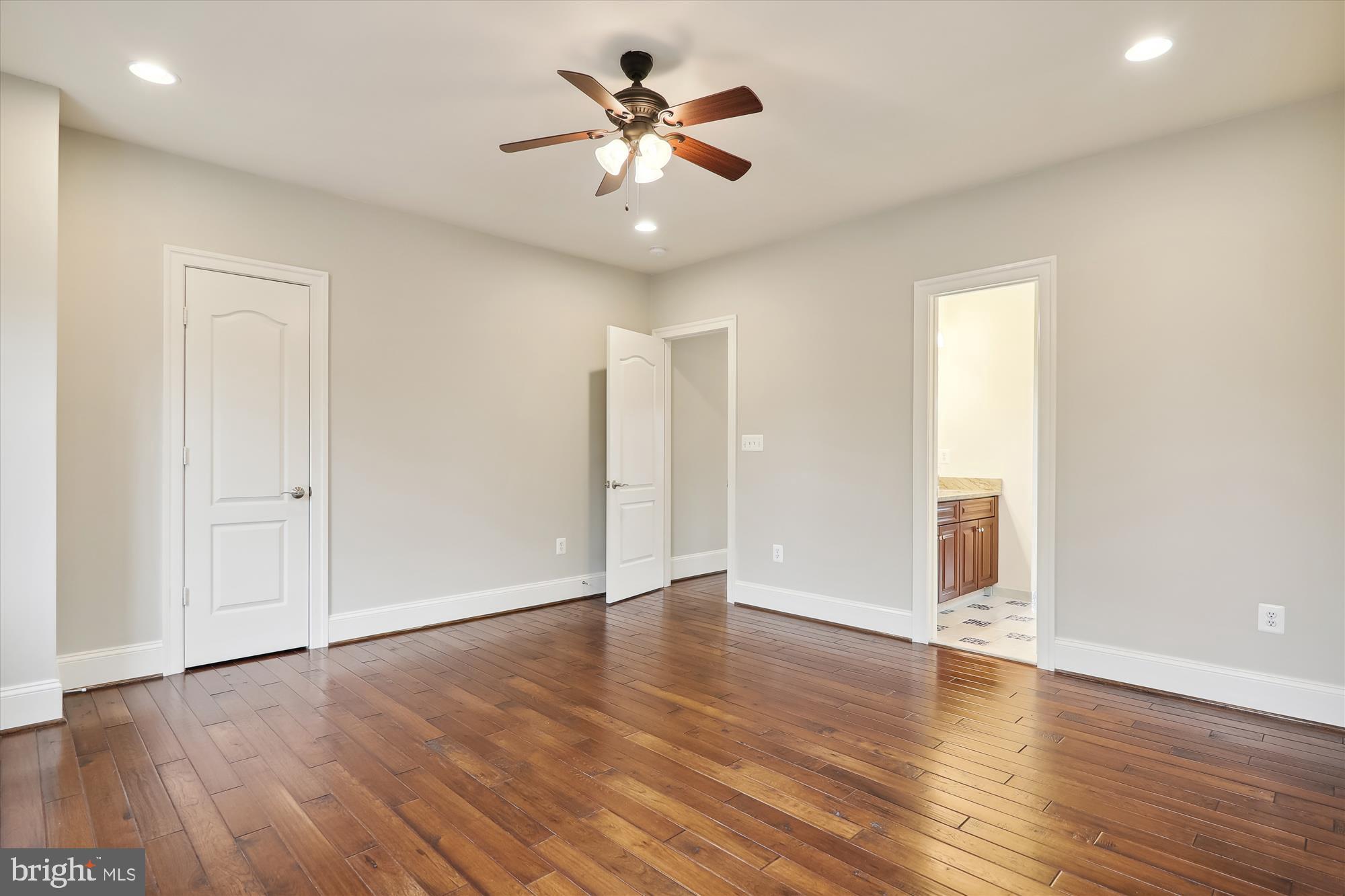 OAK GROVE - Residential