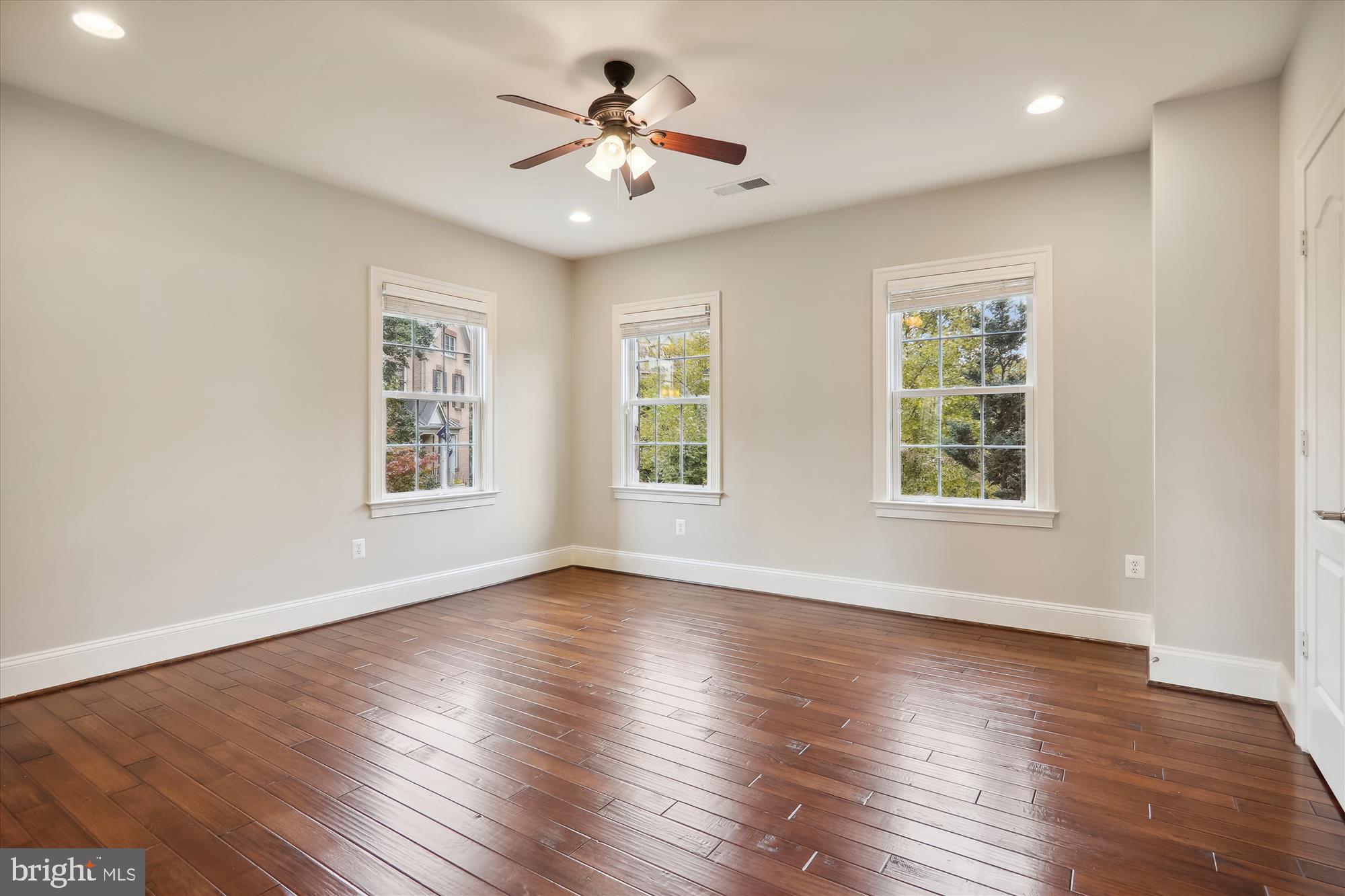 OAK GROVE - Residential