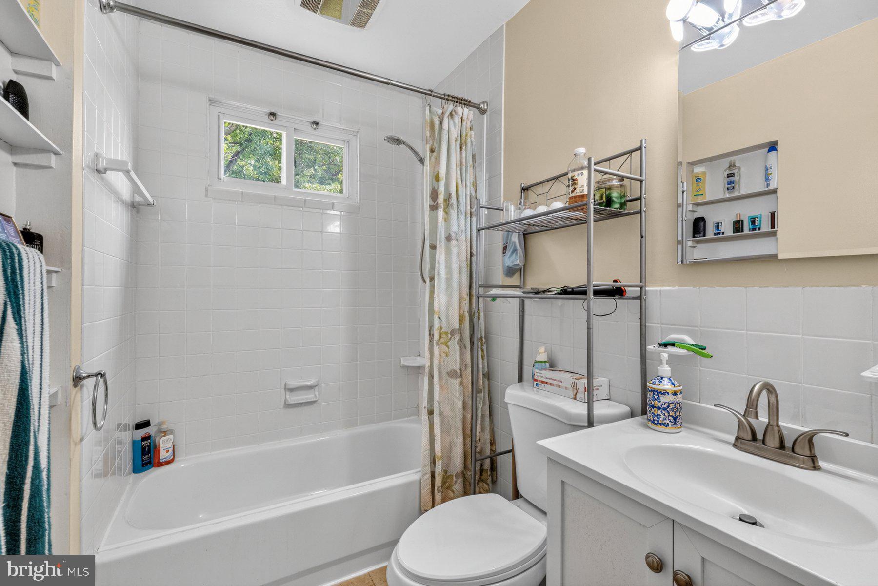 TOLLGATE - Residential
