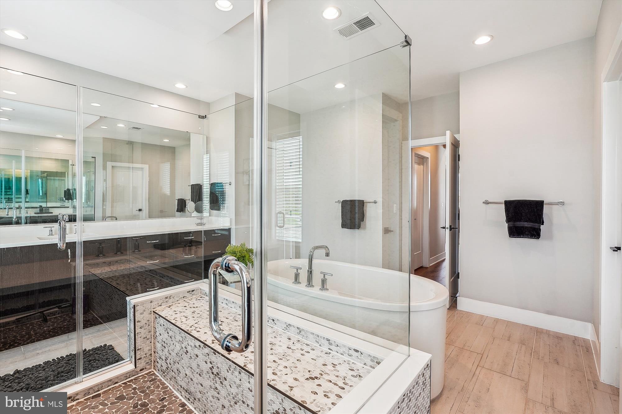 LENAH MILL - Residential