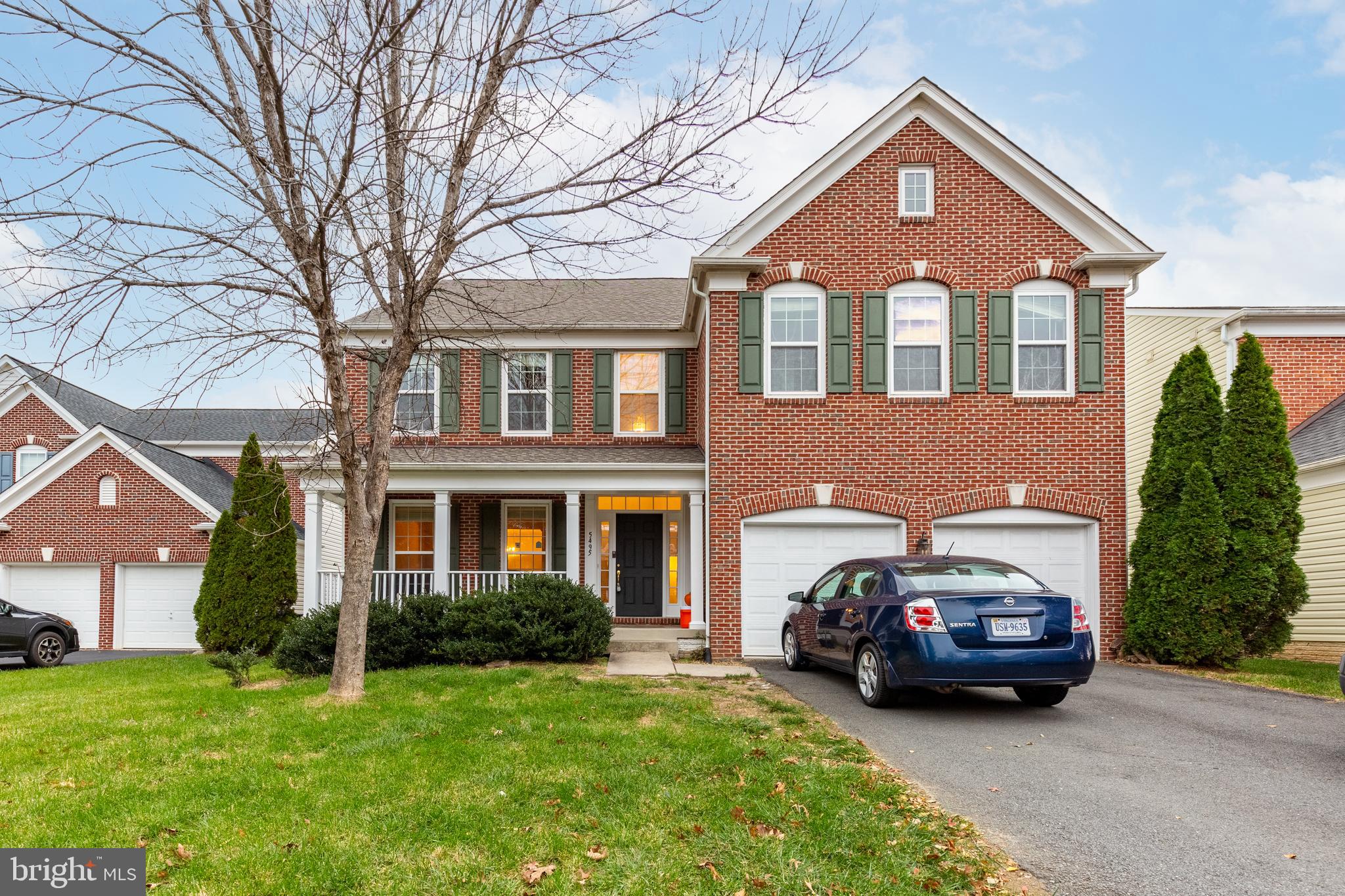 Luxurious and spacious single family brick front colonial in desirable Centreville Faircrest Farms with 4BR, 2.5BA, 2 Car Garage. This home is beautiful and bright with 3183 sq. ft.  living area, grand 2 story foyer and 2 story family room, large office on the first floor, gleaming hardwood floors on main & upper levels, very spacious bedrooms, large eat-in gourmet kitchen, kitchen island and breakfast nook with granite counters, gas stove, large butler pantry, and relaxing sun room. MBR with Tray Ceiling & MBA w/ Jacuzzi Jets. All baths with upgraded tiles. Close to restaurants, shops, library, gym, and Fair Oaks shopping mall. Convenient commute to DC and easy access to RT-29, RT-28 and I-66.  Excellent Powell Elementary and Centreville High School.