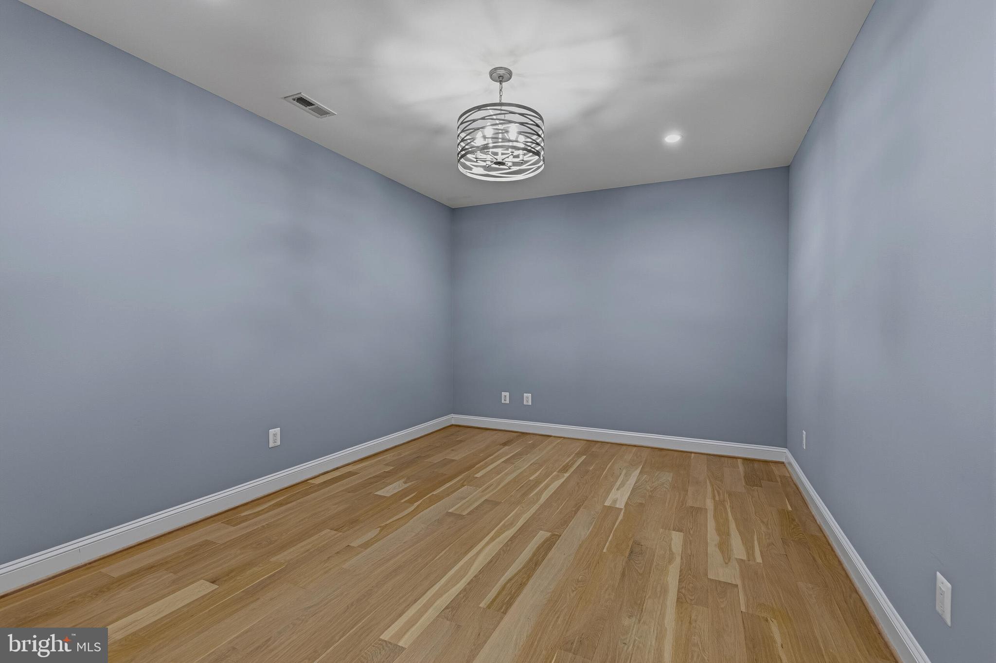 MC LEAN HAMLET - Residential