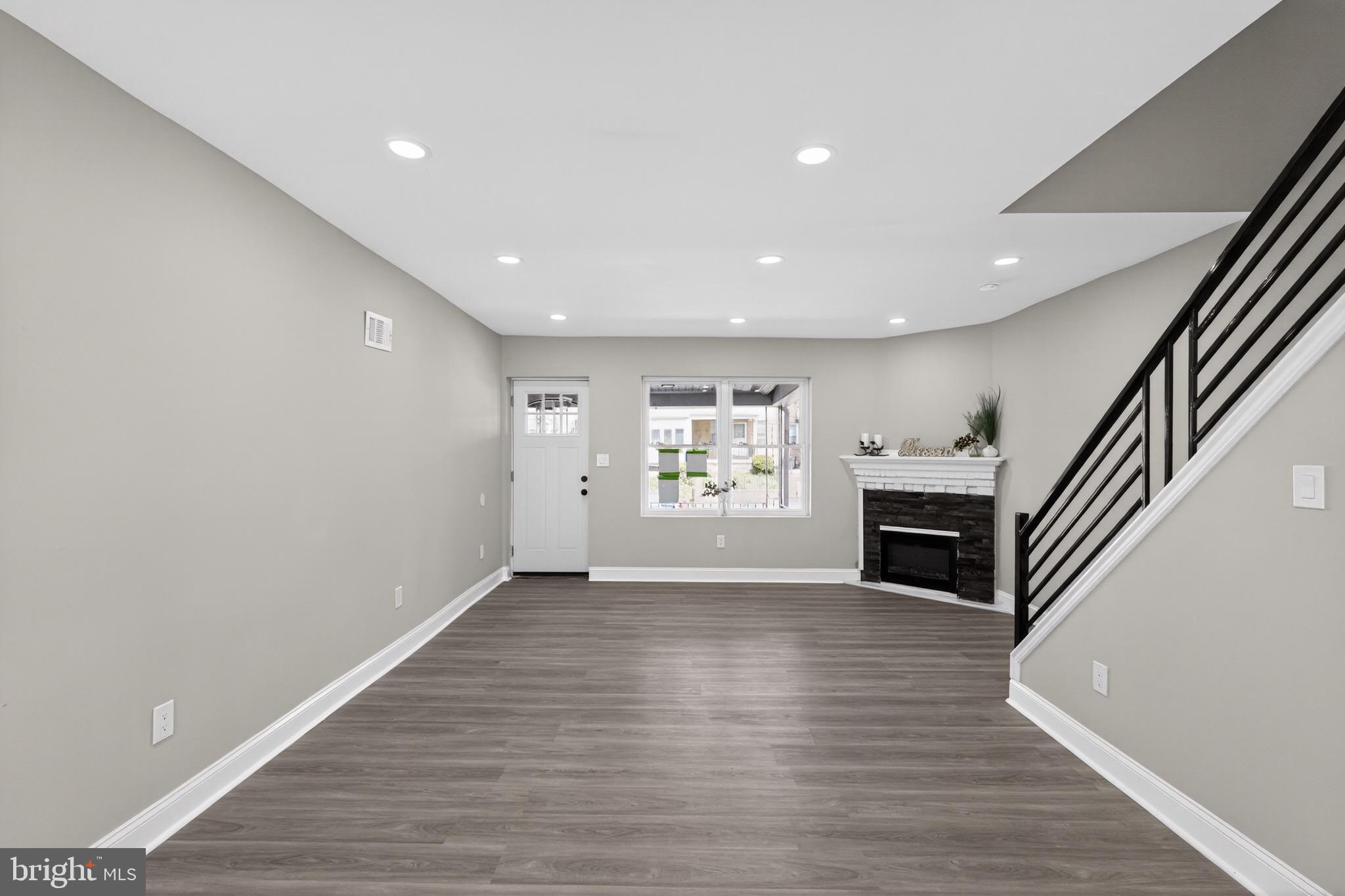 GERMANTOWN (EAST) - Residential