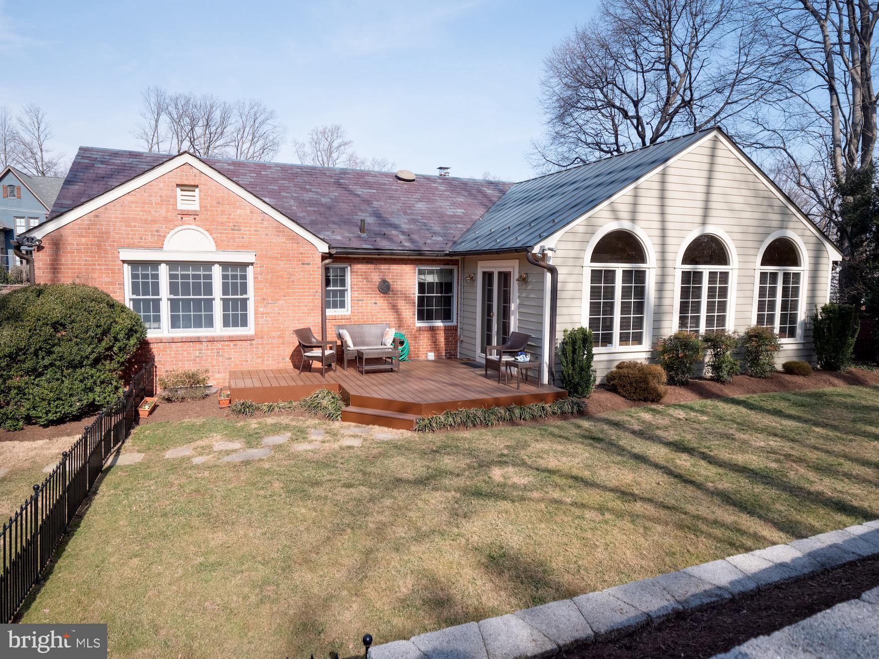 COUNTRY CLUB HILLS - Residential