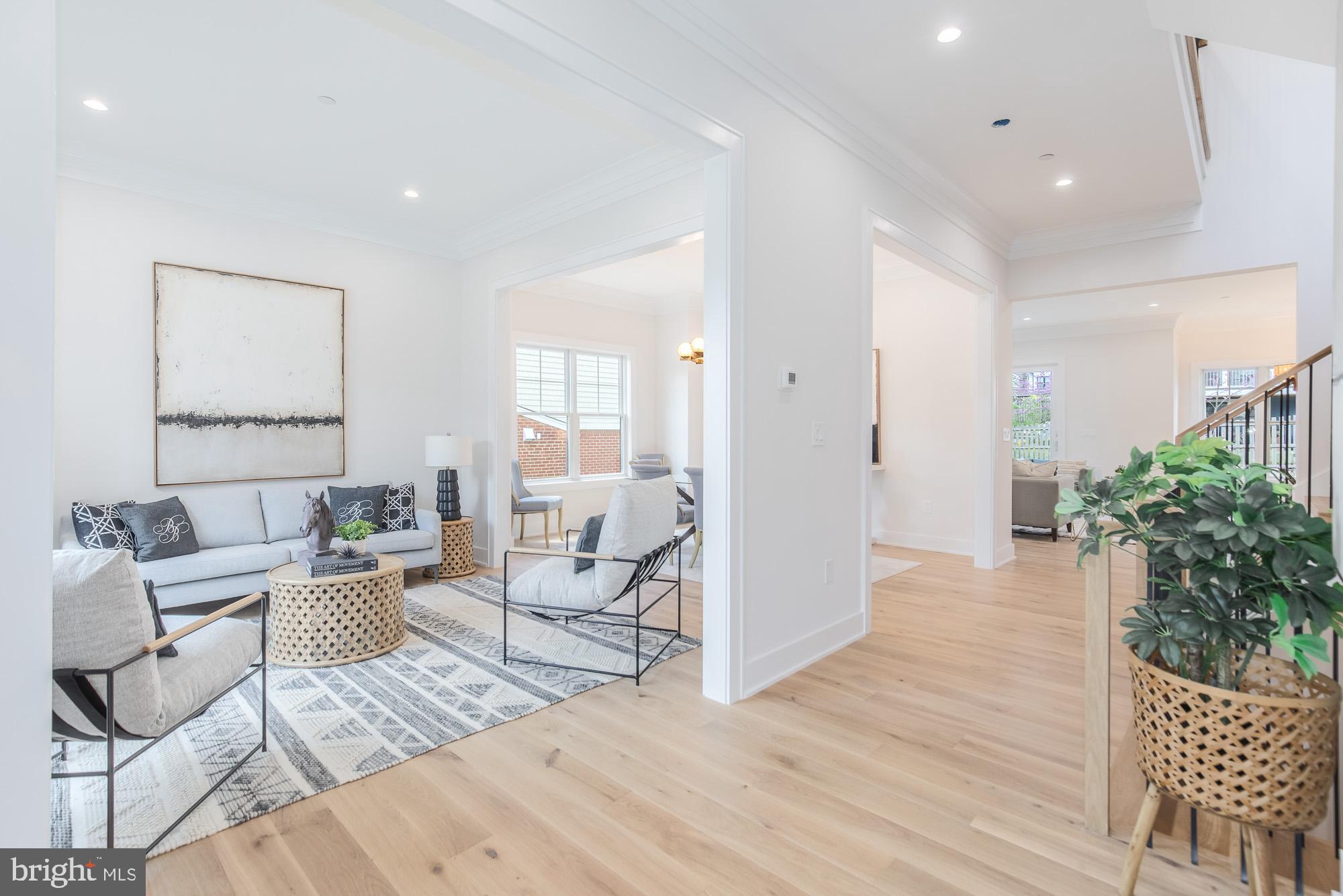 CHEVY CHASE HILLS - Residential