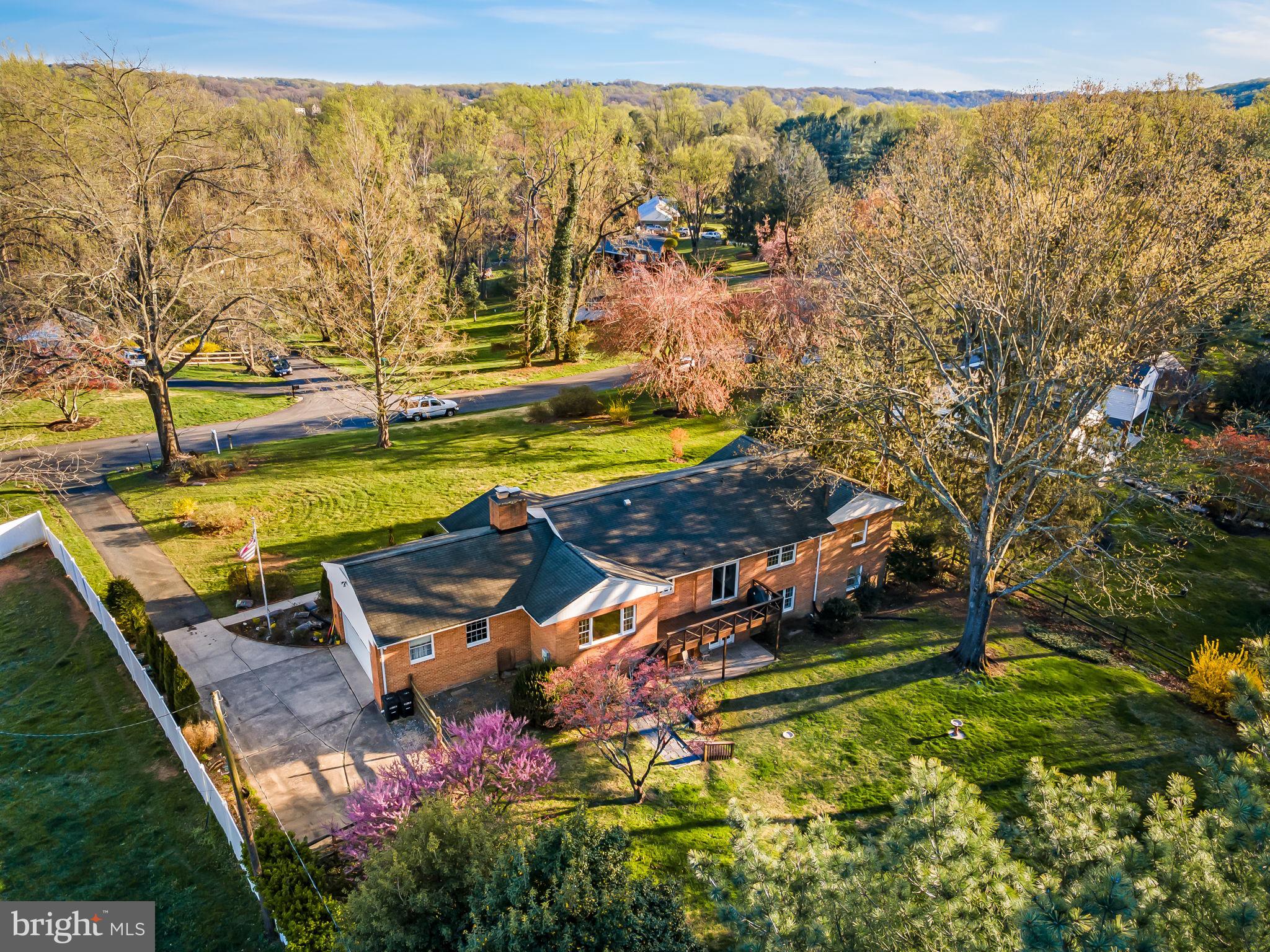 HONEYSUCKLE HILL - Residential