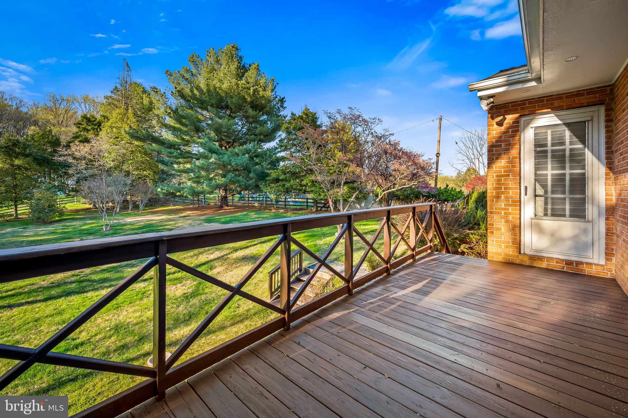 HONEYSUCKLE HILL - Residential