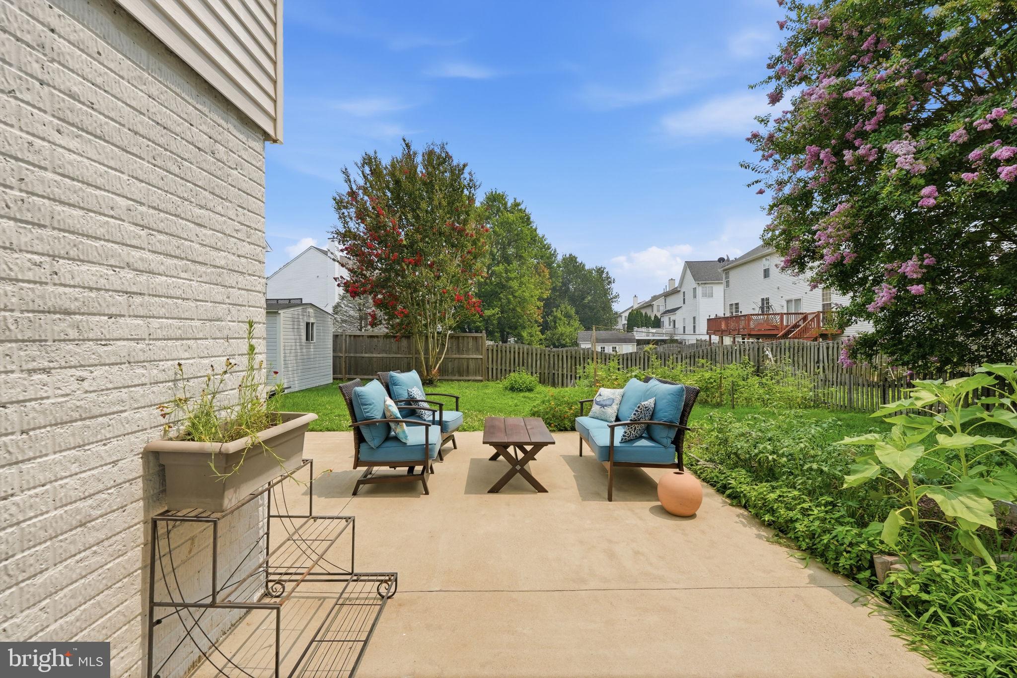 BLOOMS CROSSING - Residential