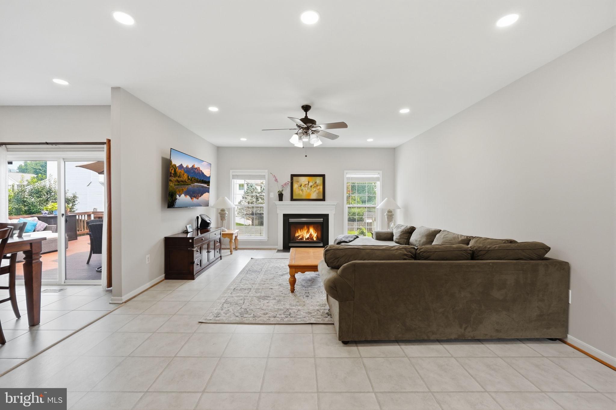 BLOOMS CROSSING - Residential