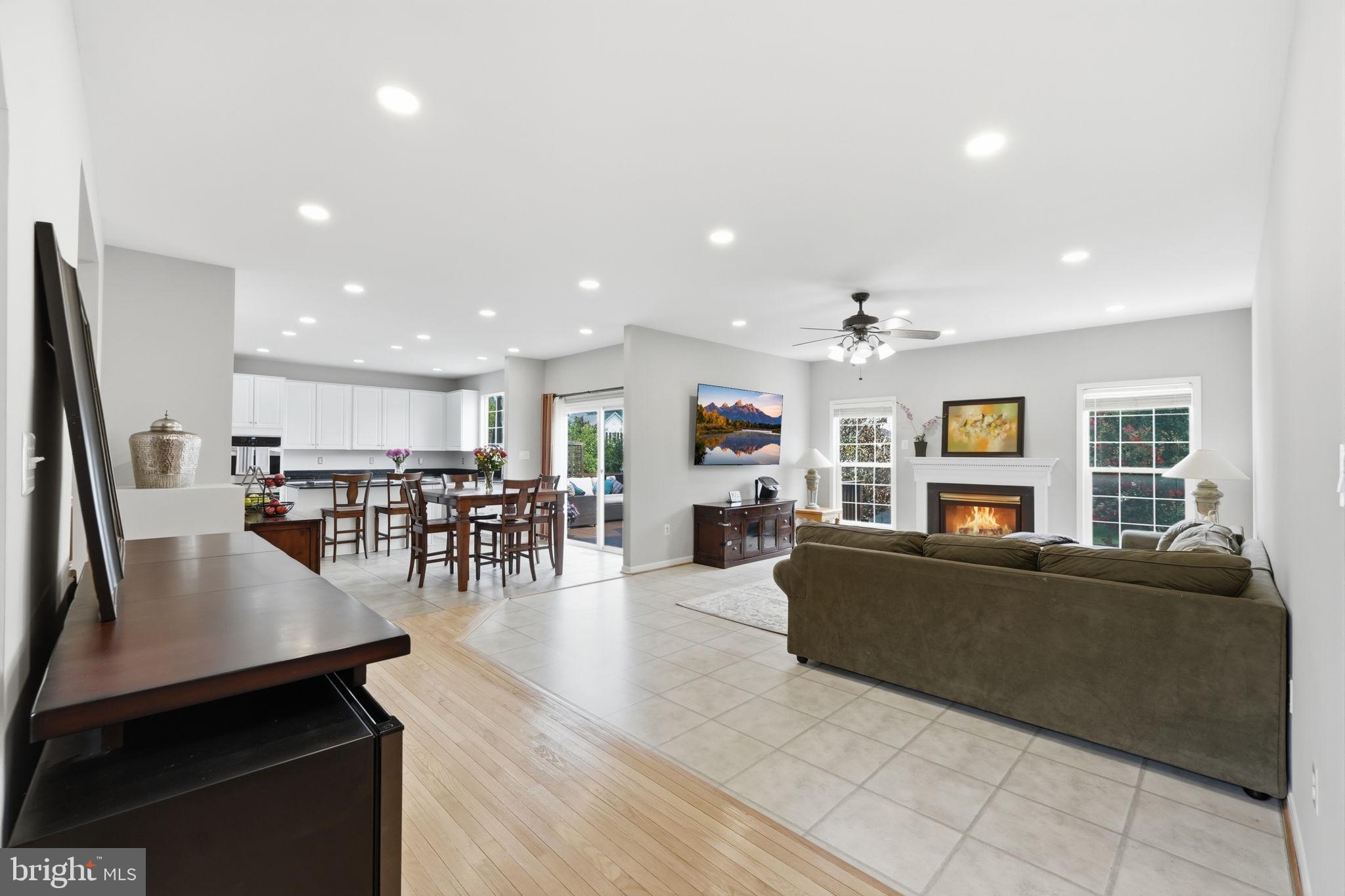 BLOOMS CROSSING - Residential