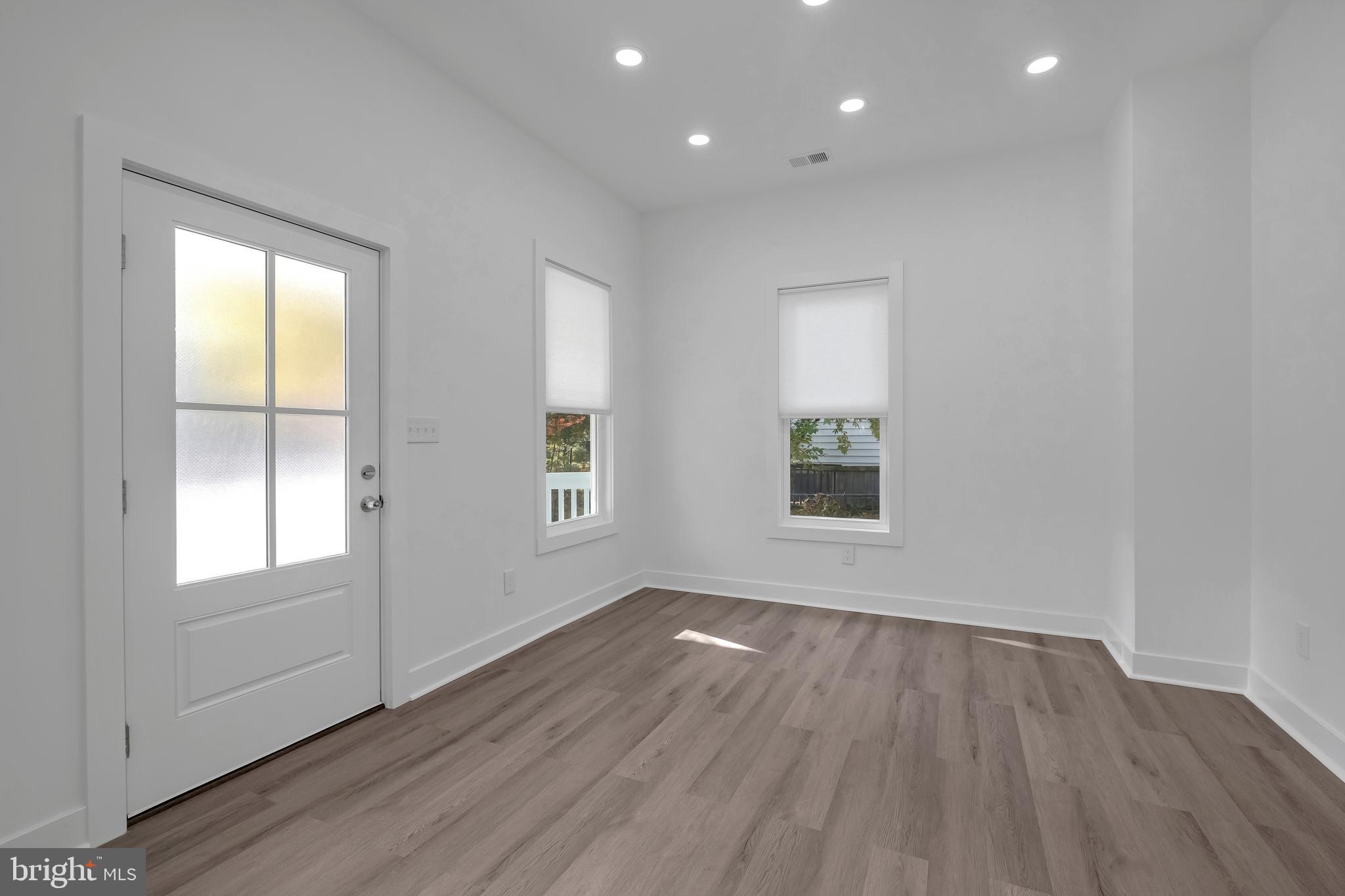 MT RAINIER - Residential