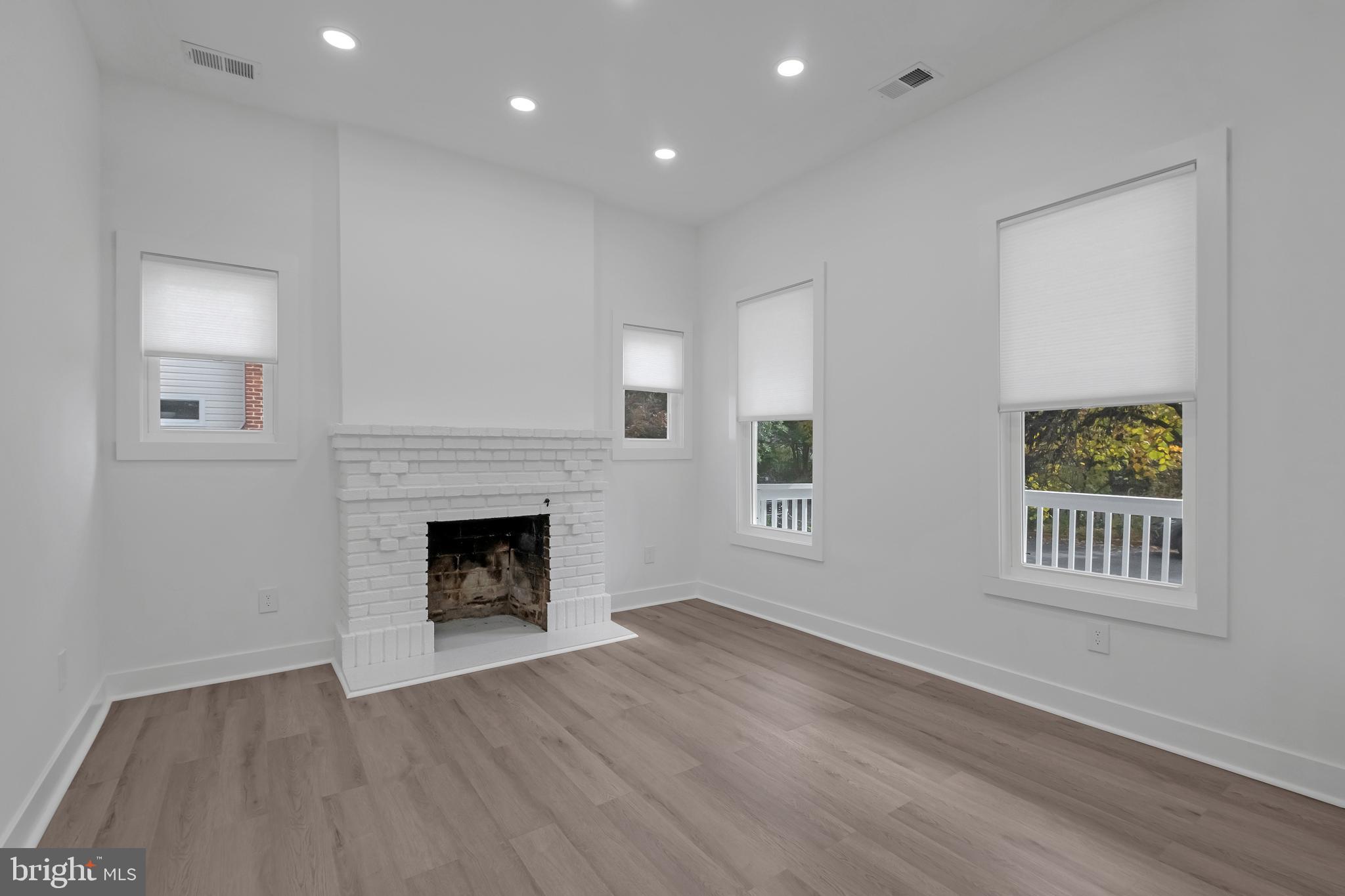 MT RAINIER - Residential