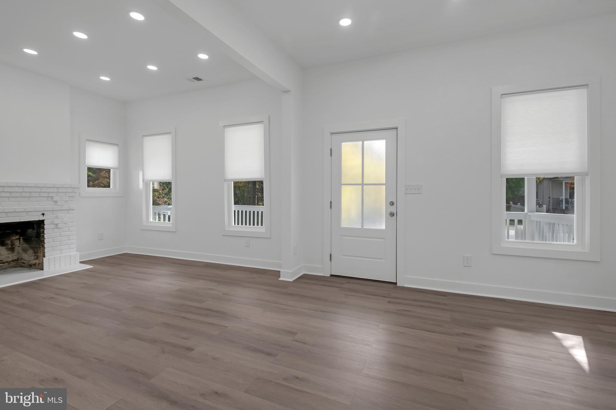 MT RAINIER - Residential