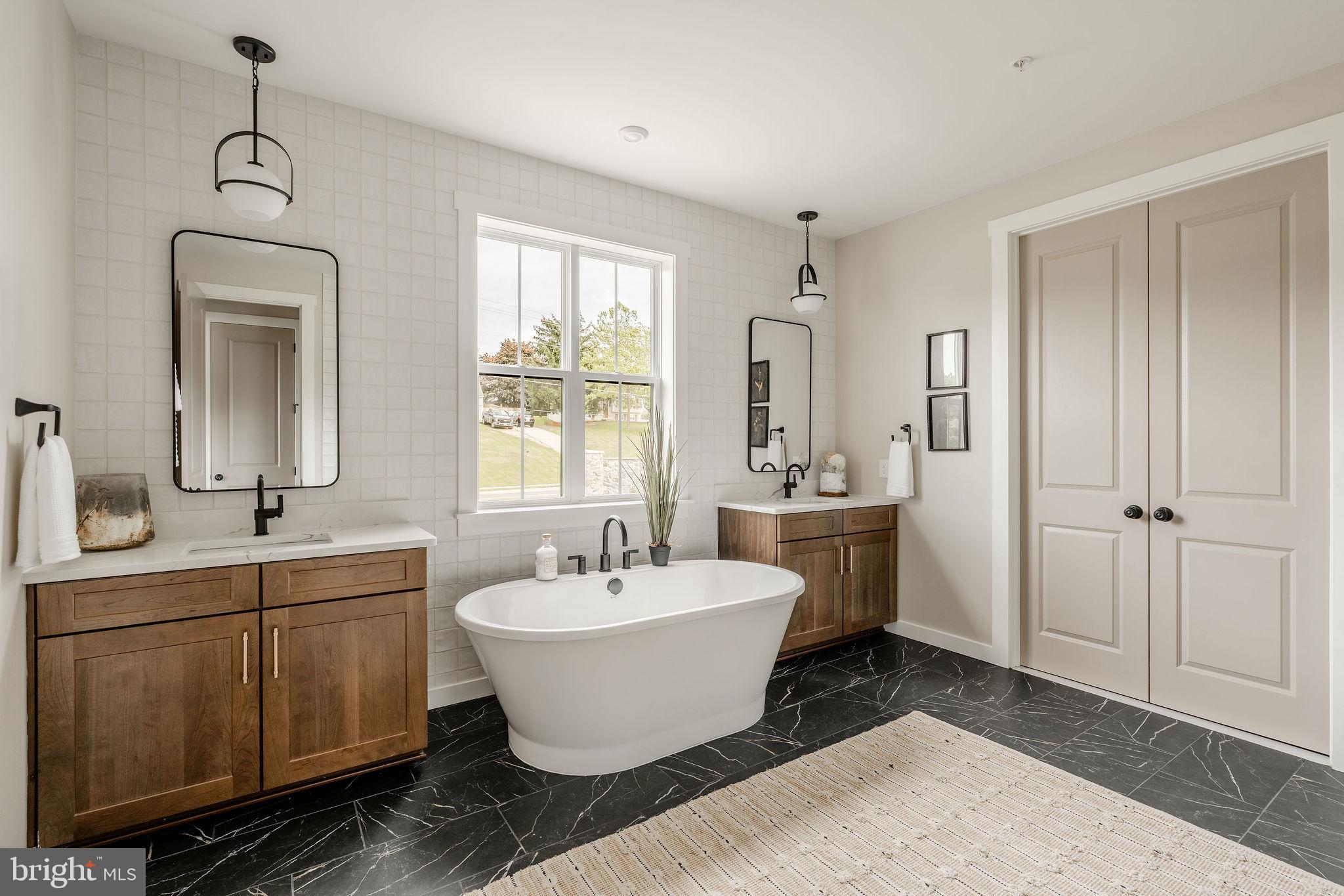 KENSINGTON - Residential