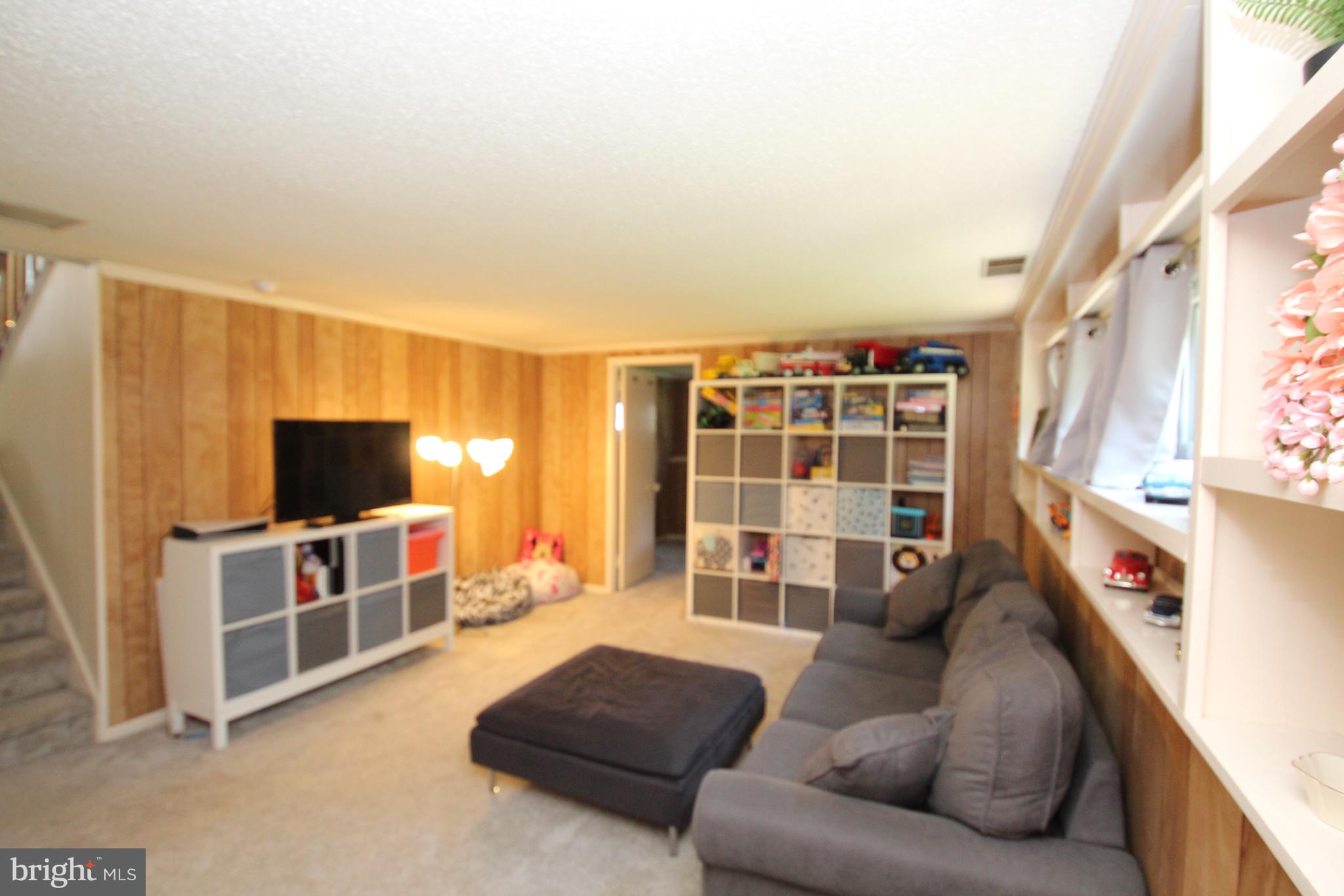 CHESTNUT HILL ESTATES - Residential