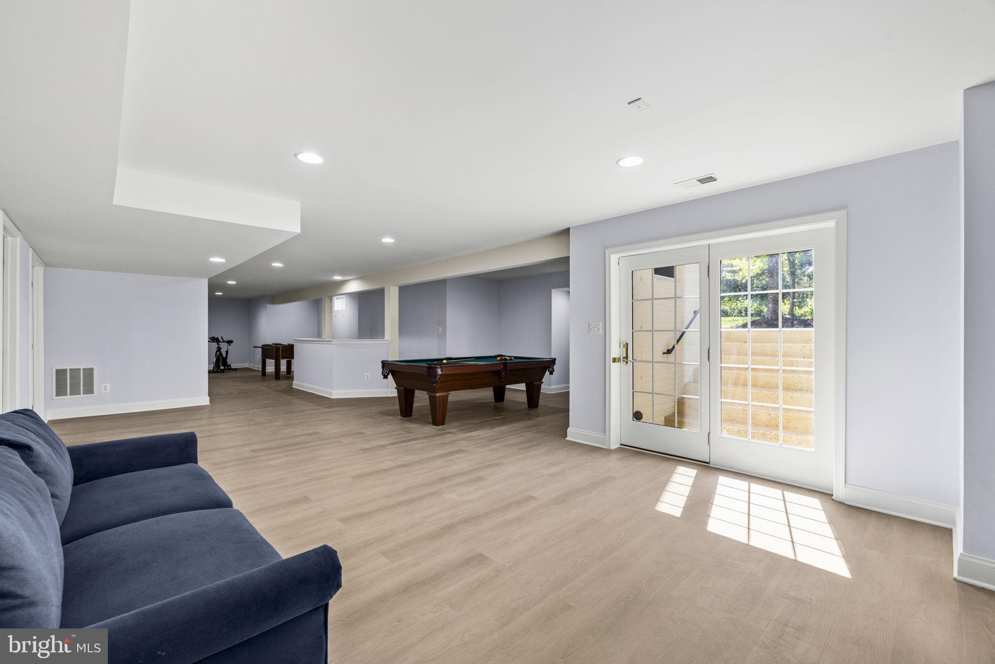 SOUTH RIDING - Residential