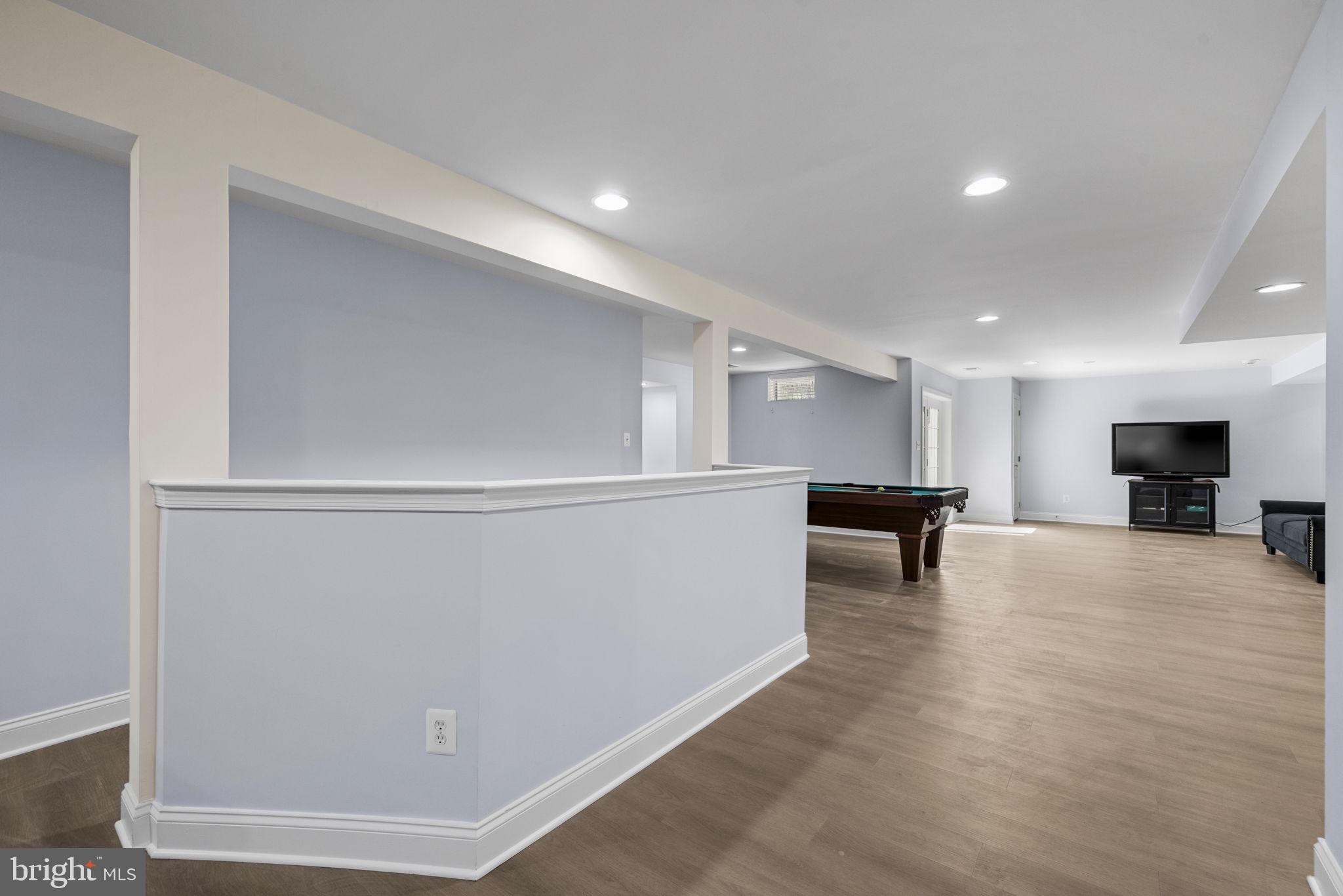 SOUTH RIDING - Residential
