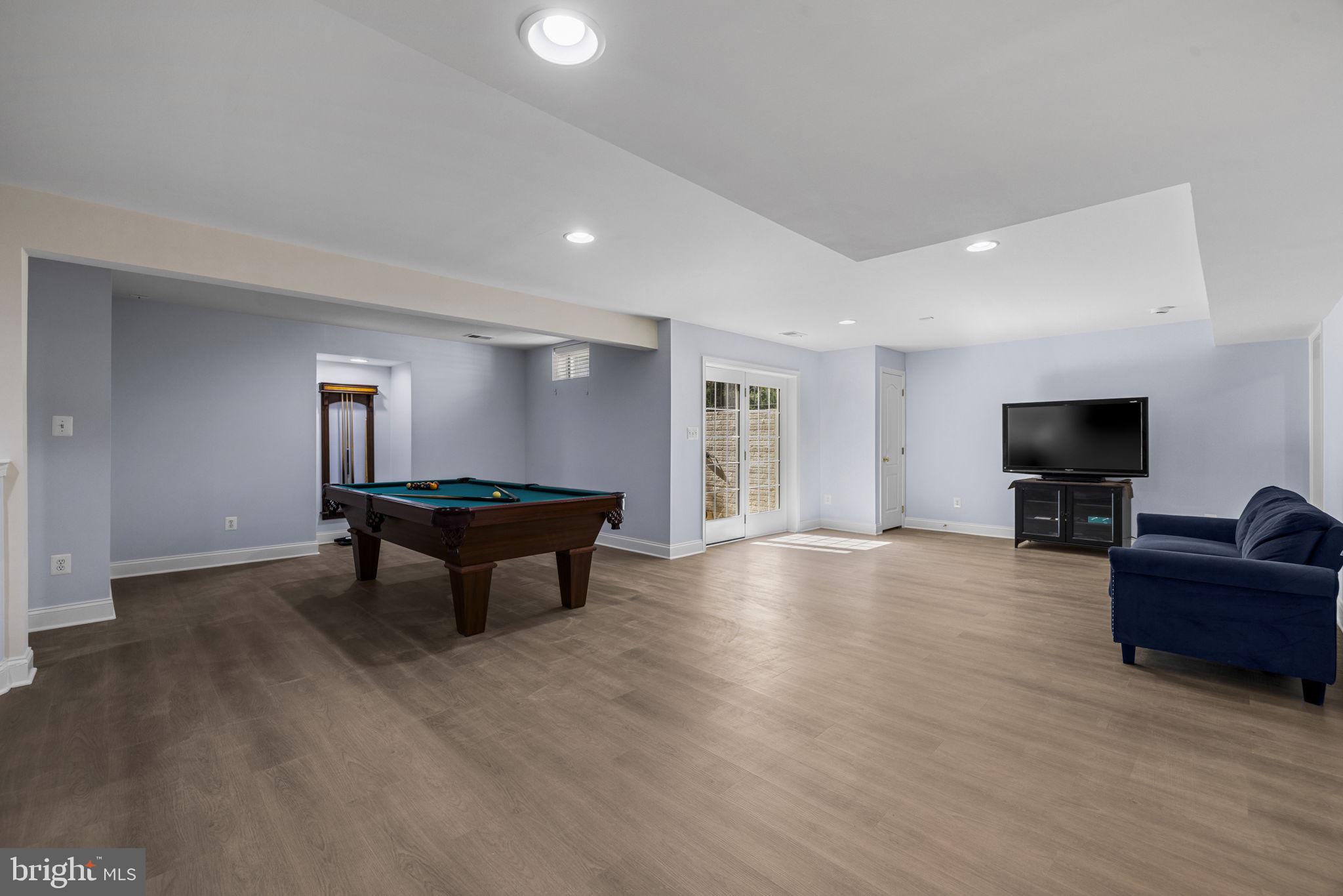 SOUTH RIDING - Residential