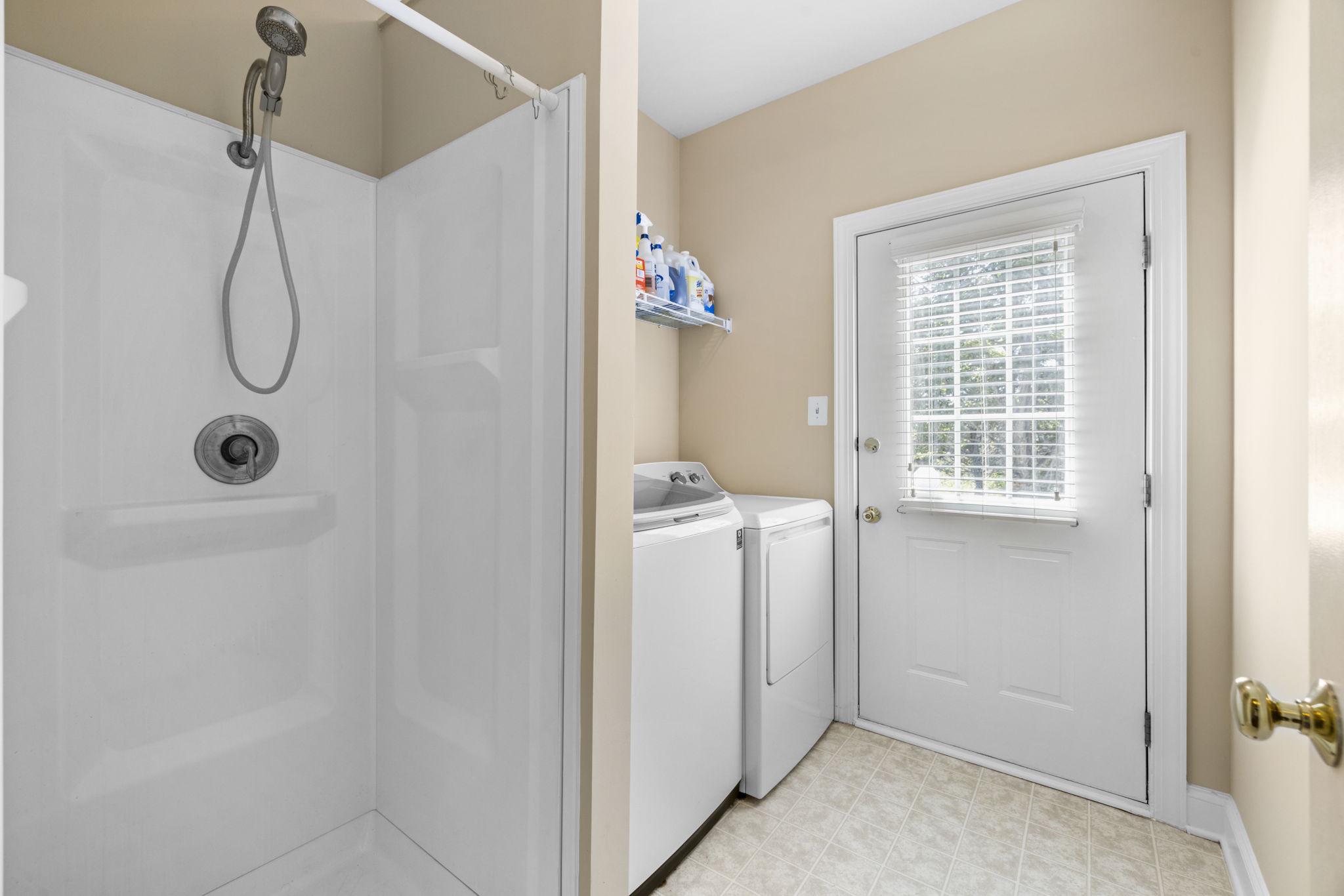 SOUTH RIDING - Residential