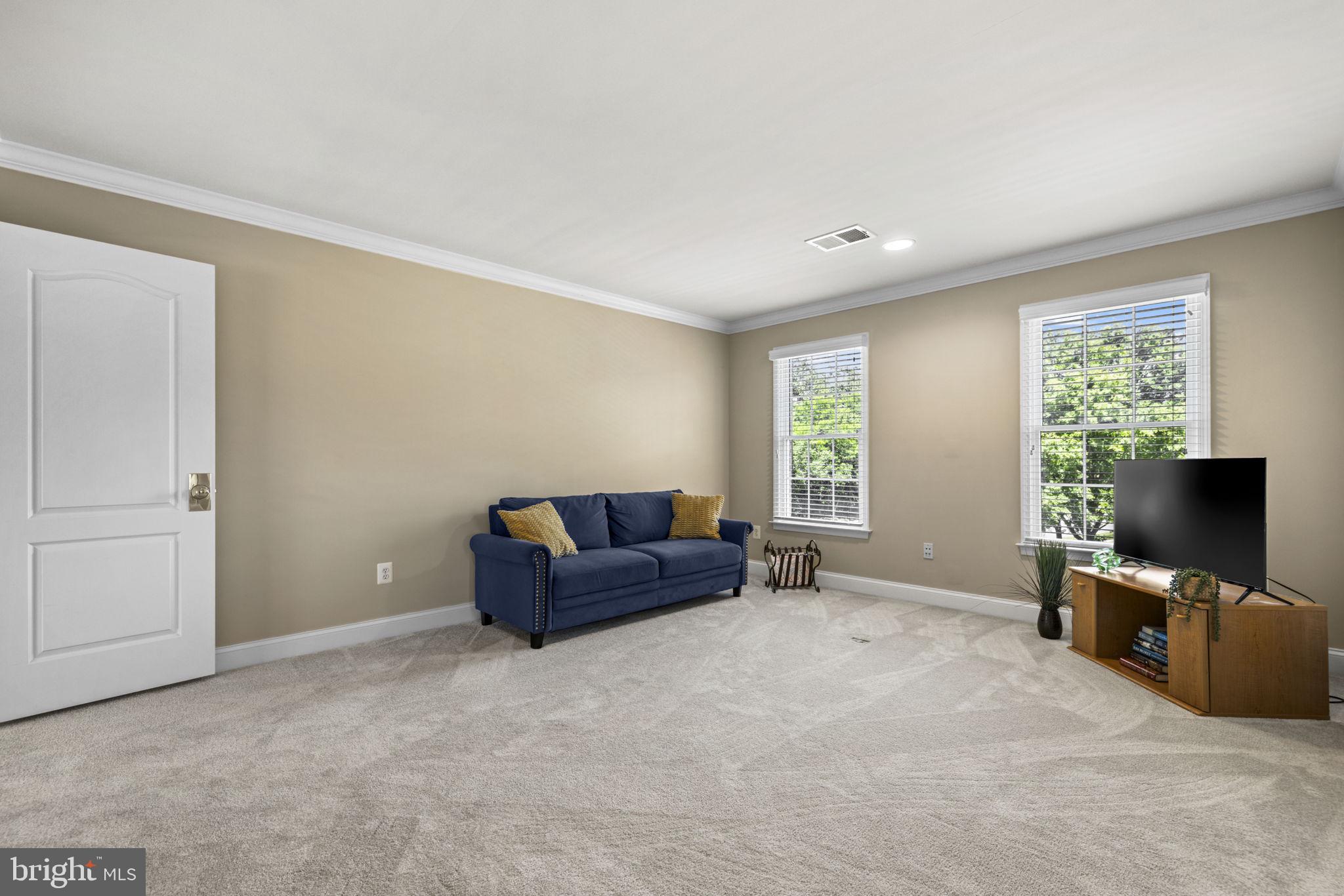 SOUTH RIDING - Residential