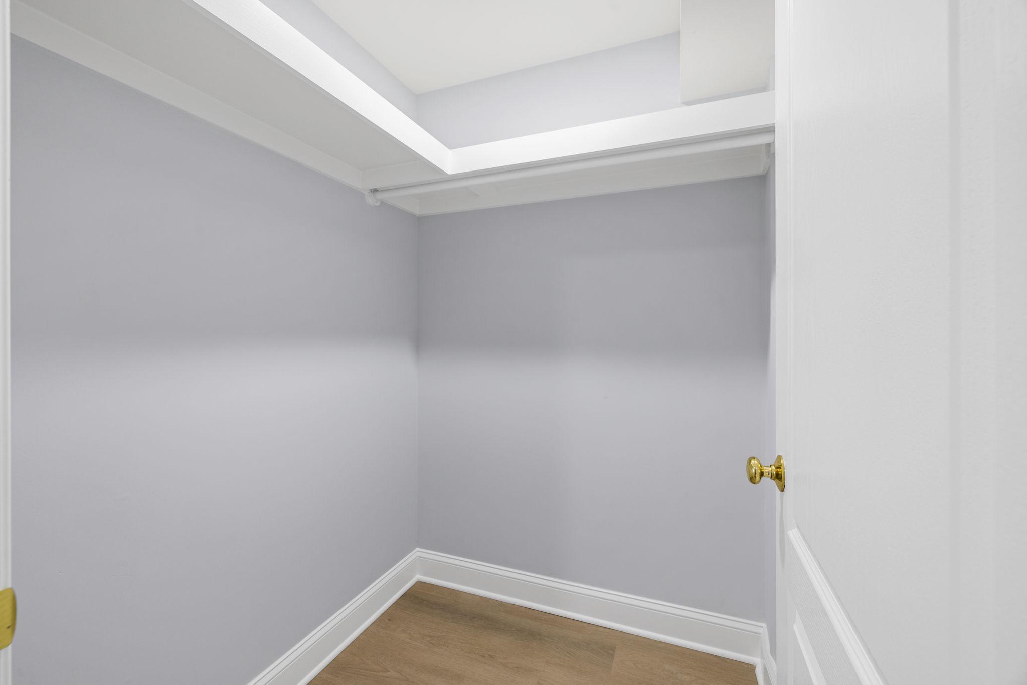 SOUTH RIDING - Residential
