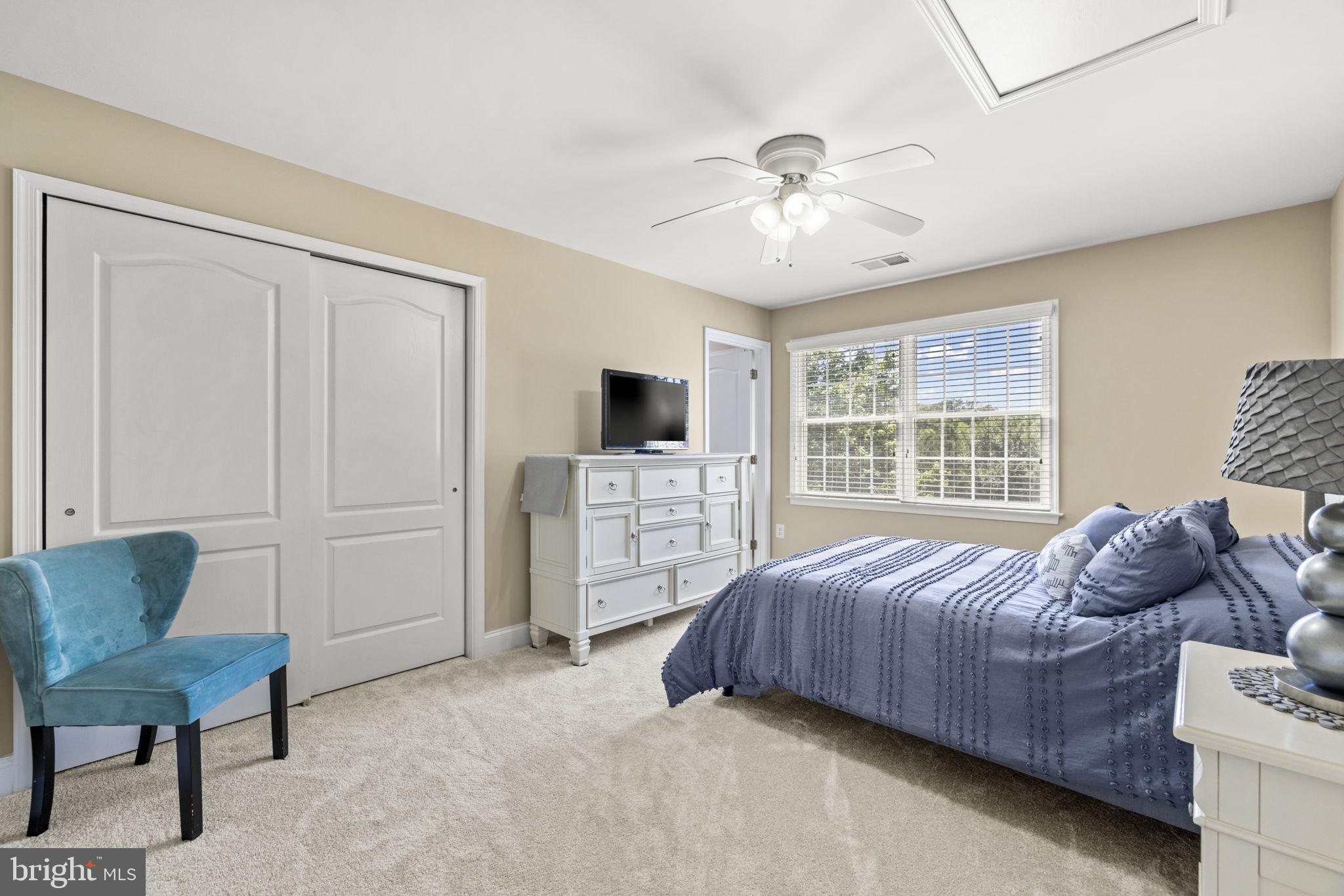 SOUTH RIDING - Residential