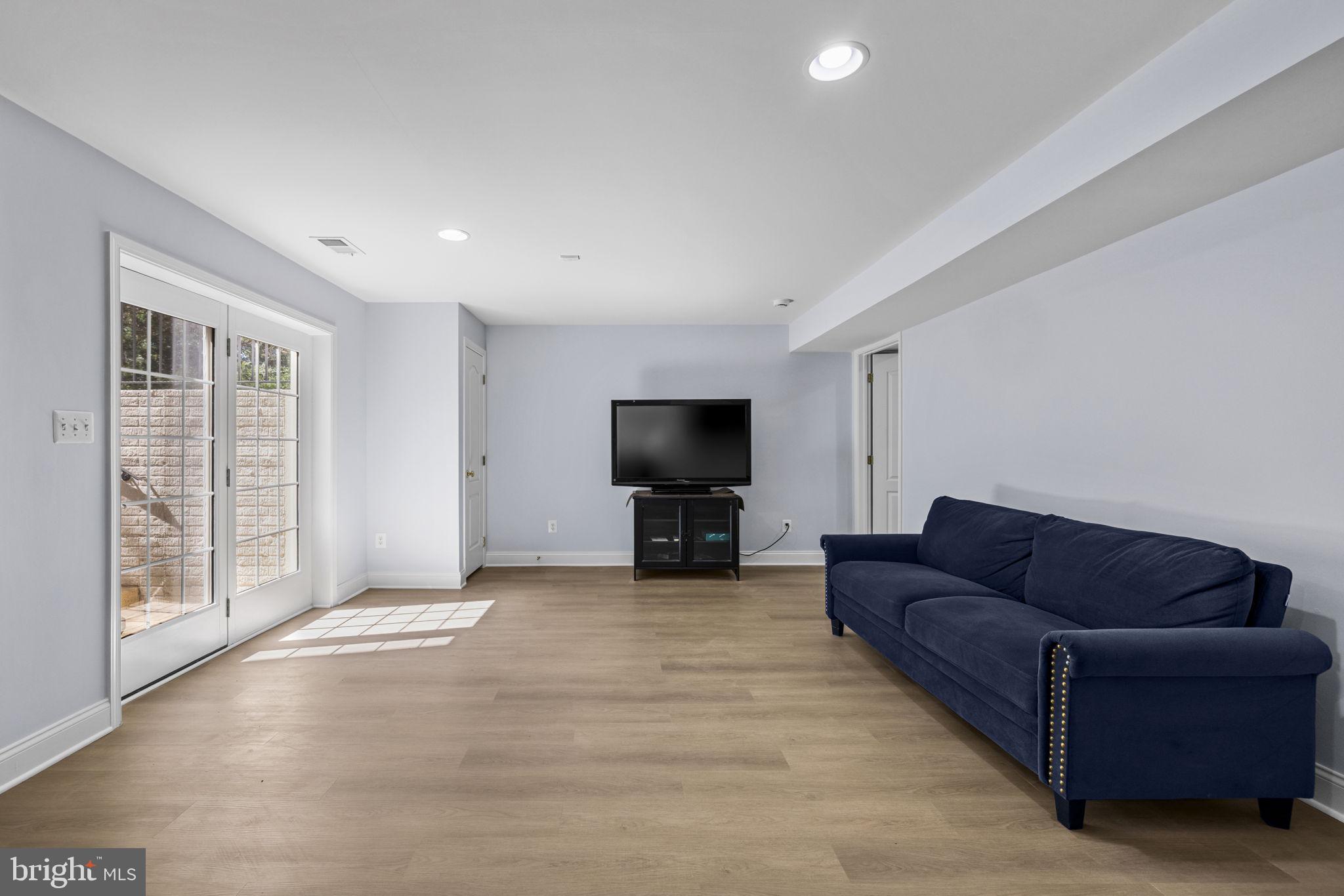 SOUTH RIDING - Residential